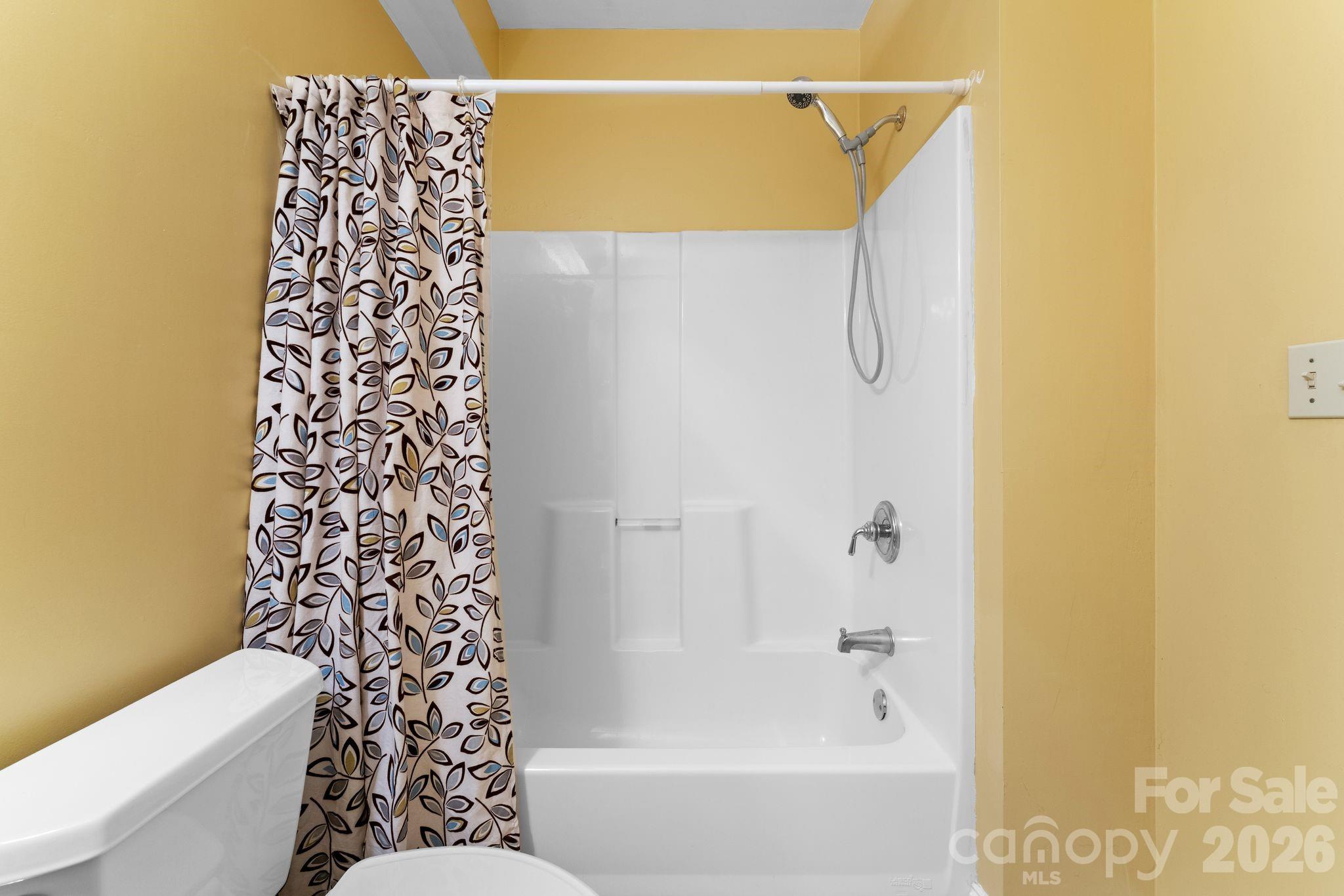 220 Lake Dale Court — Clemmons