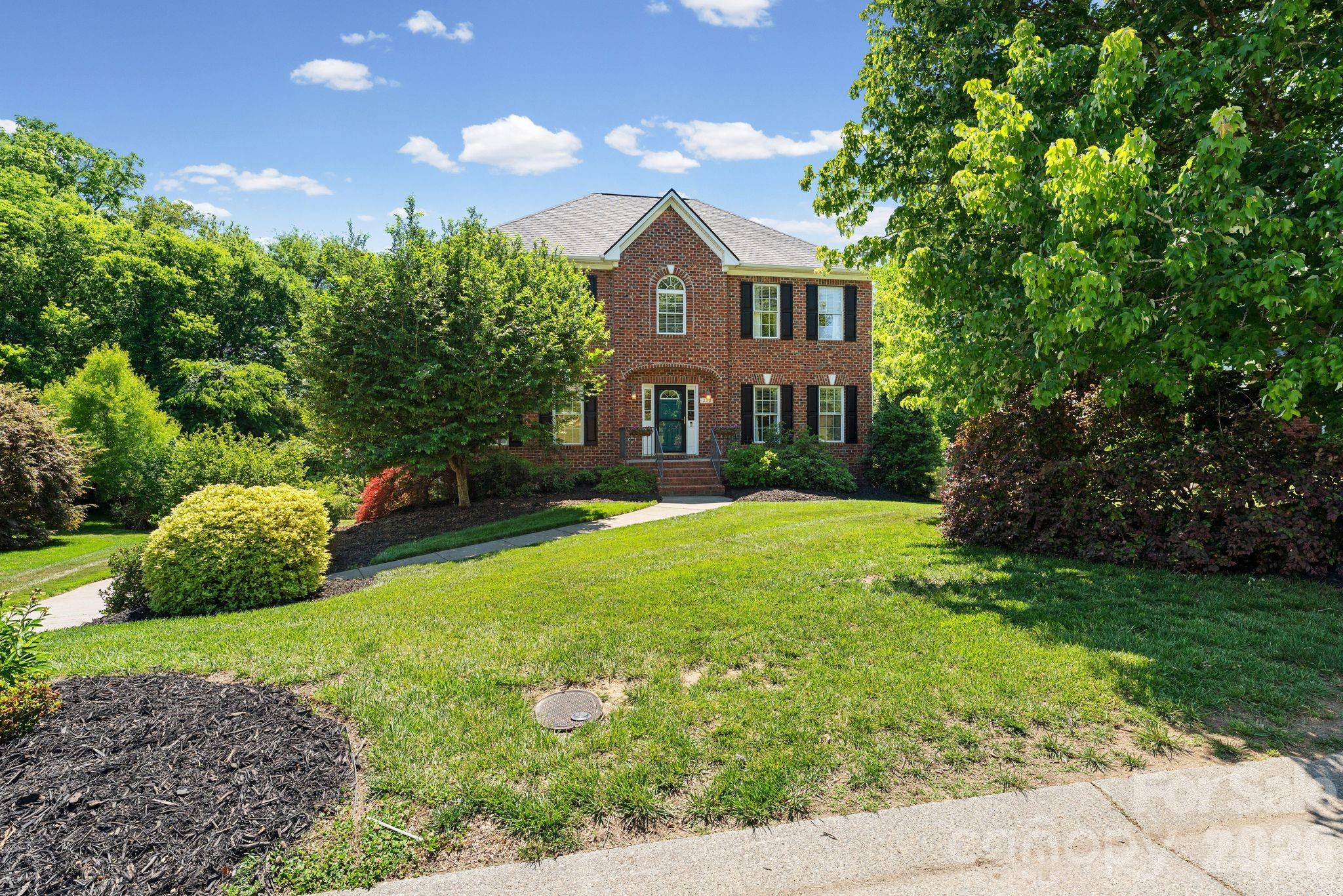 220 Lake Dale Court — Clemmons