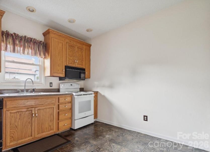 411 Central Avenue S — Landis