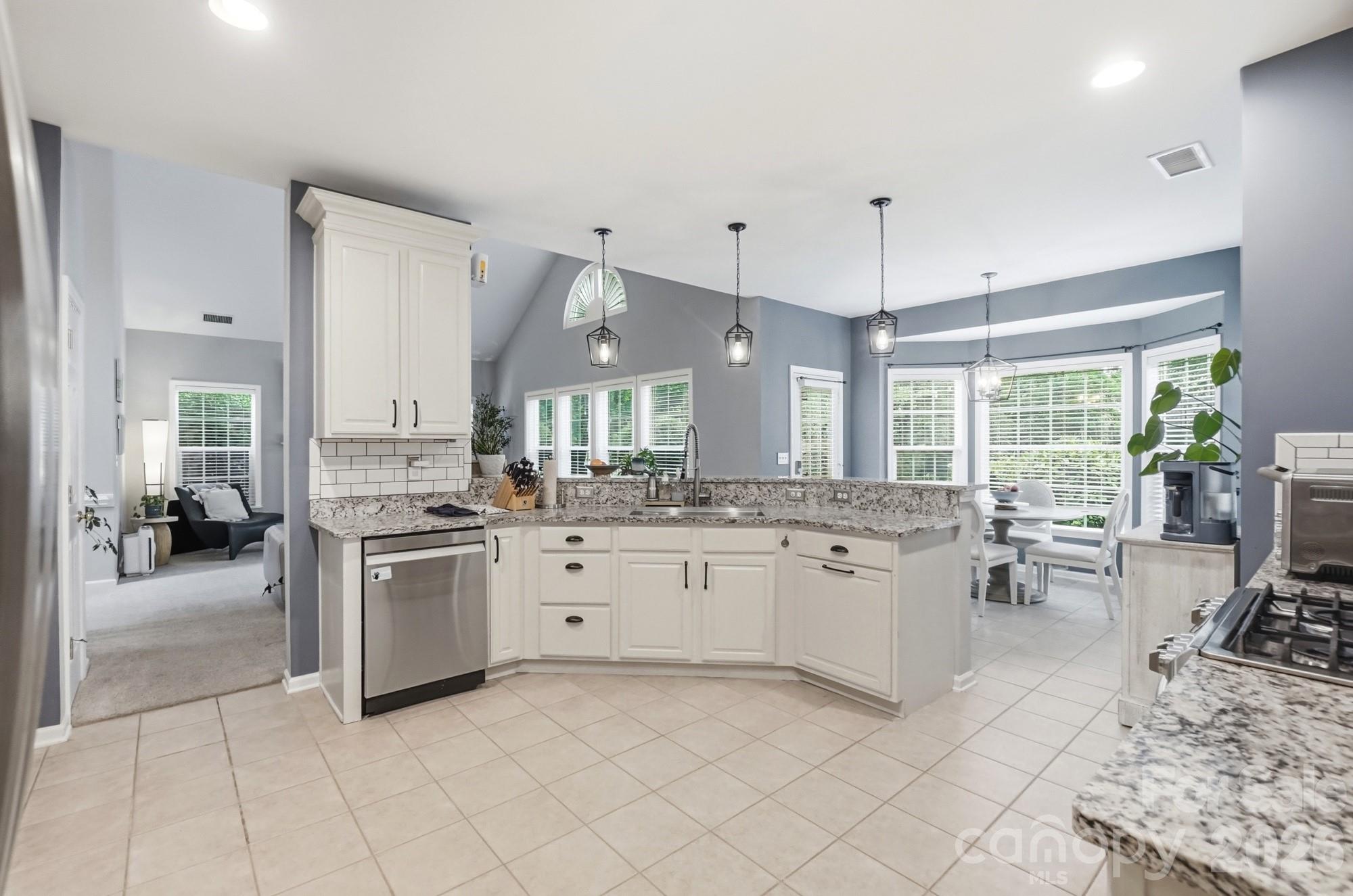12609 Kemerton Lane — Huntersville