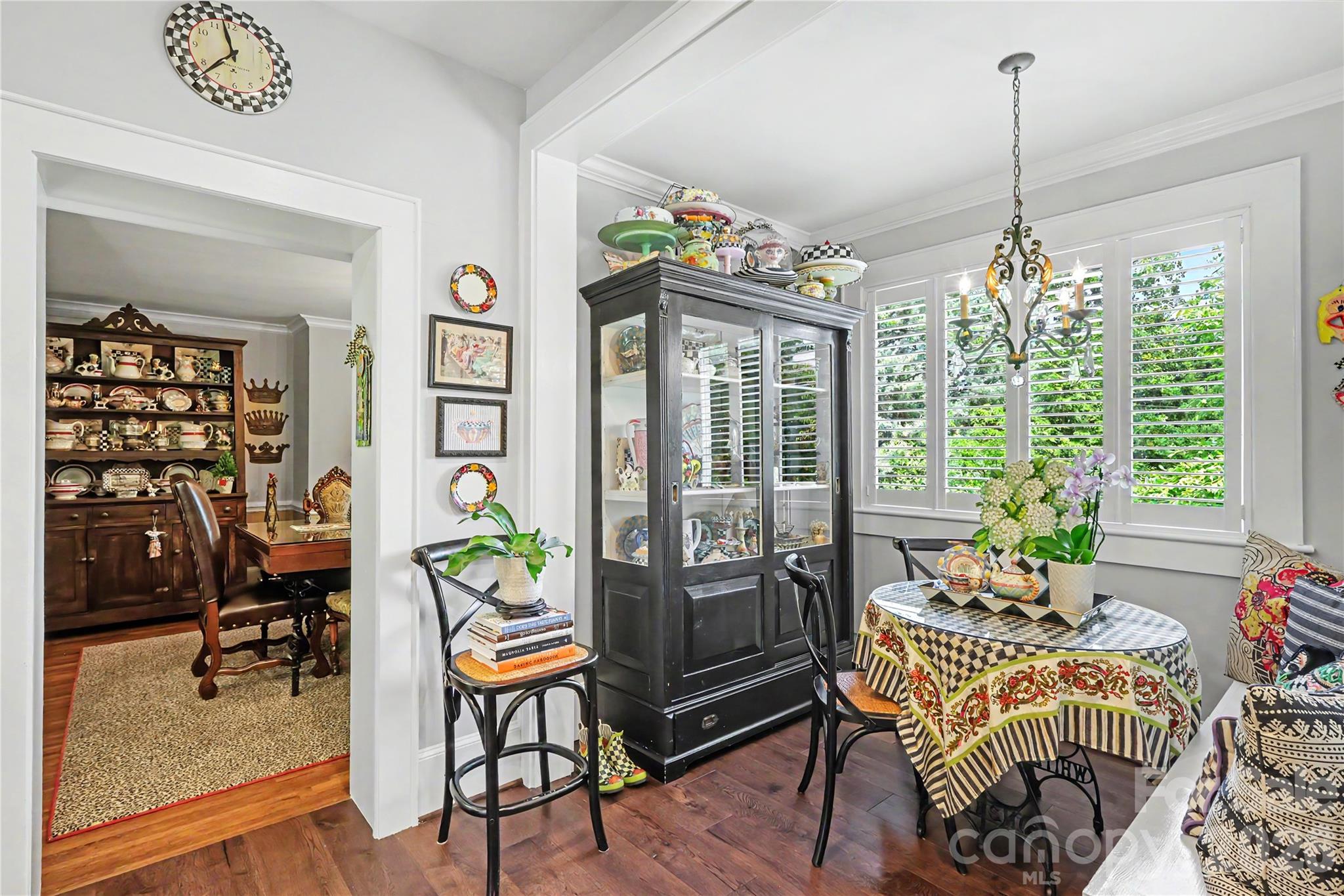 2527 Sharon Road — Charlotte