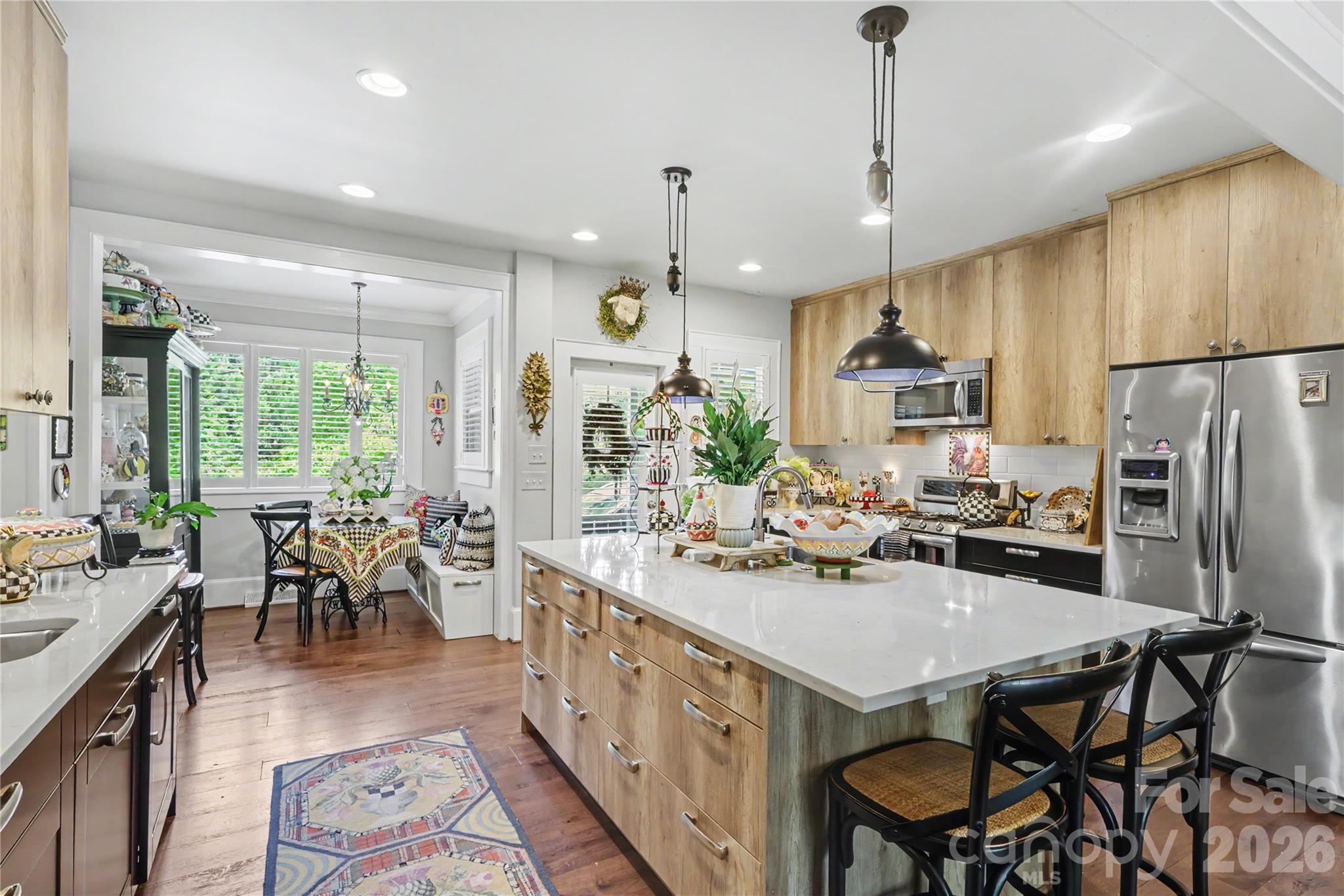 2527 Sharon Road — Charlotte