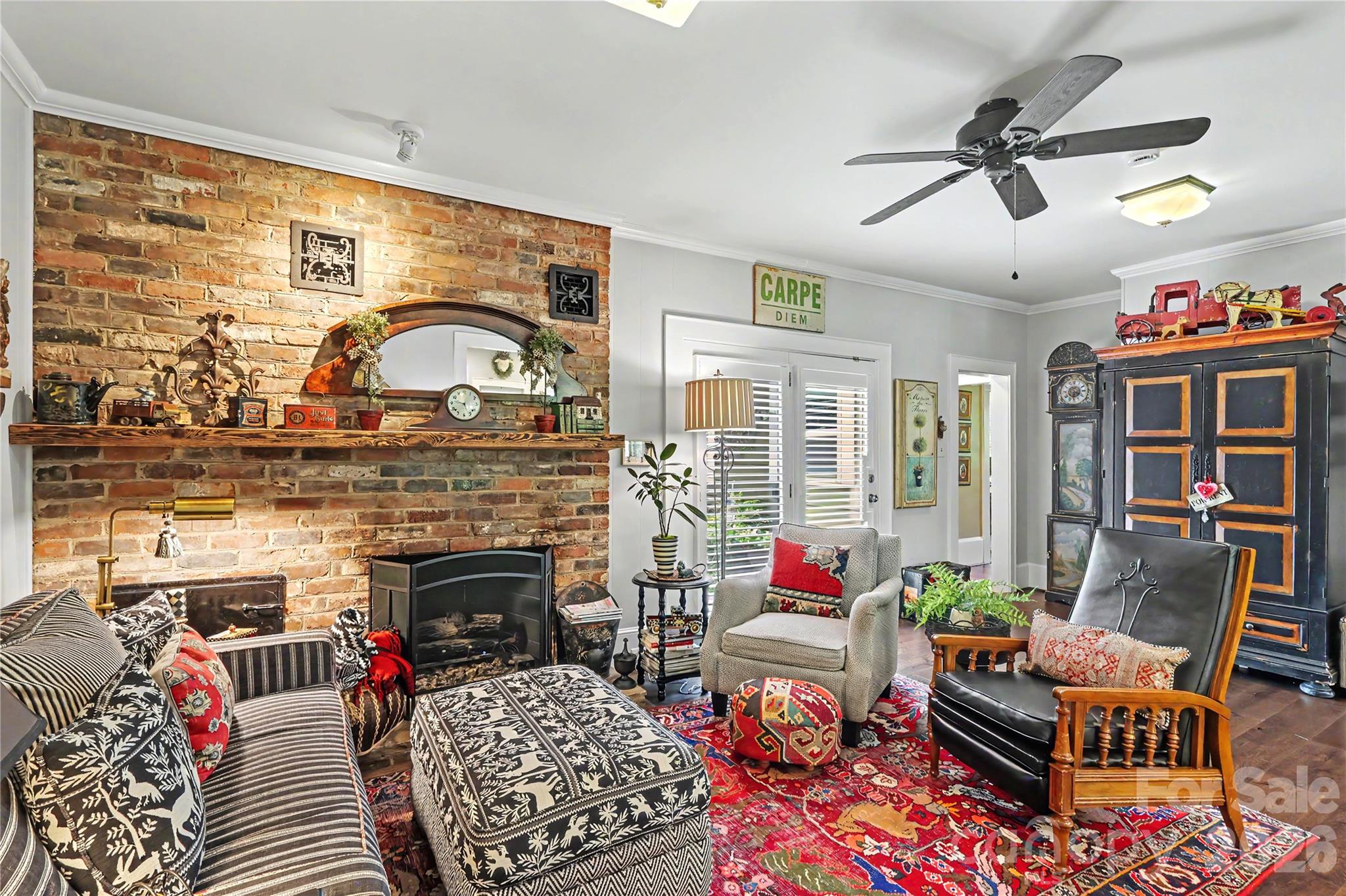 2527 Sharon Road — Charlotte