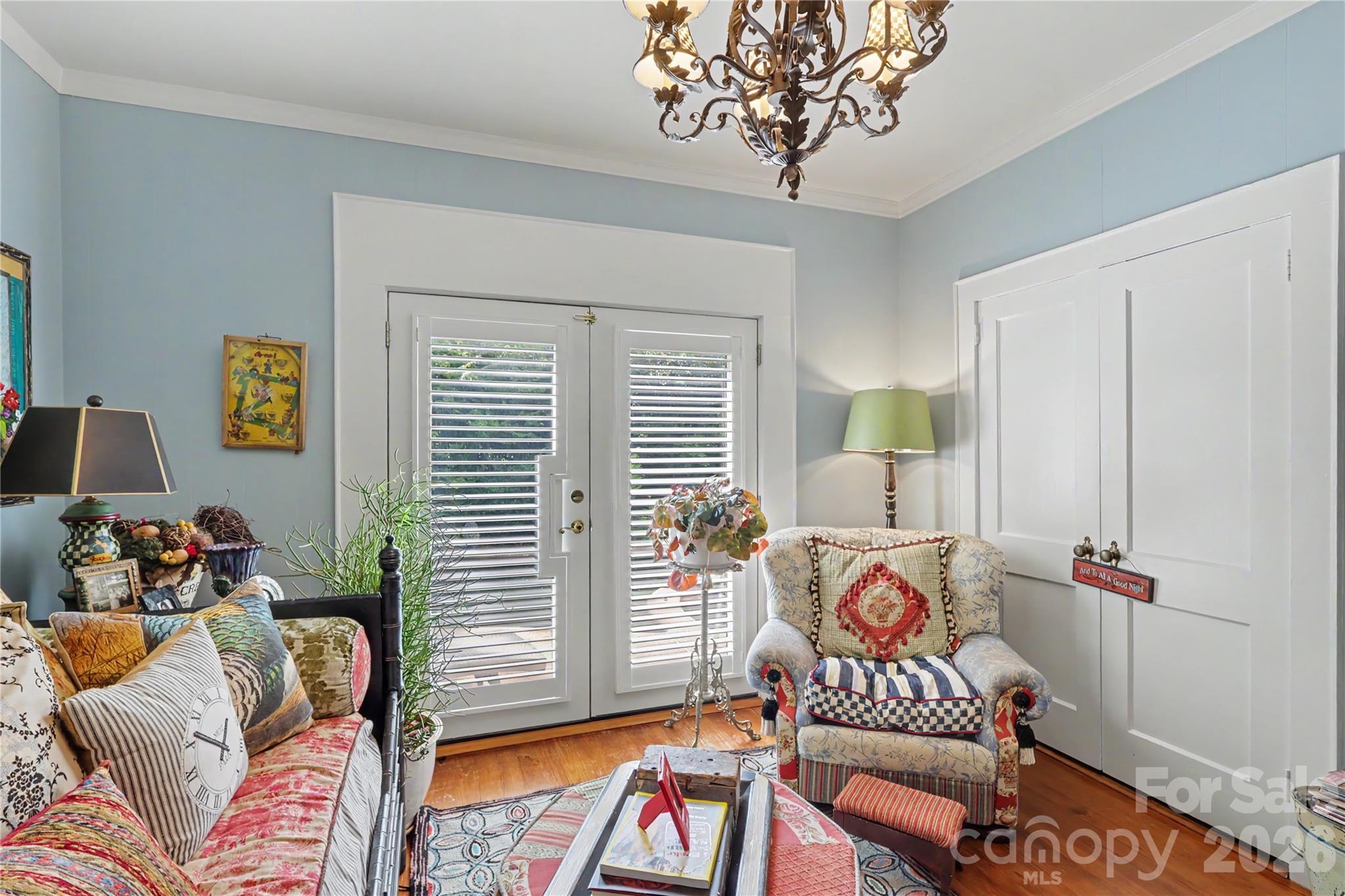 2527 Sharon Road — Charlotte