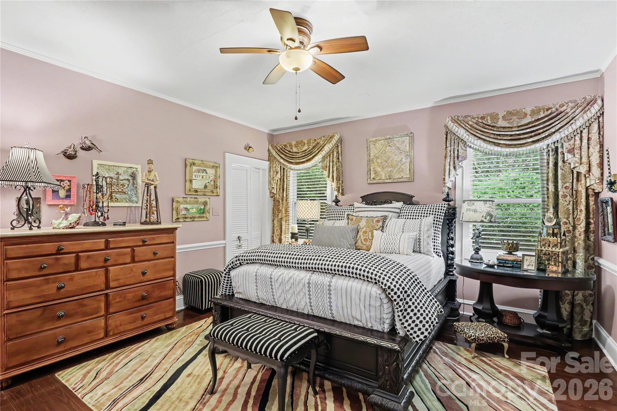 2527 Sharon Road — Charlotte