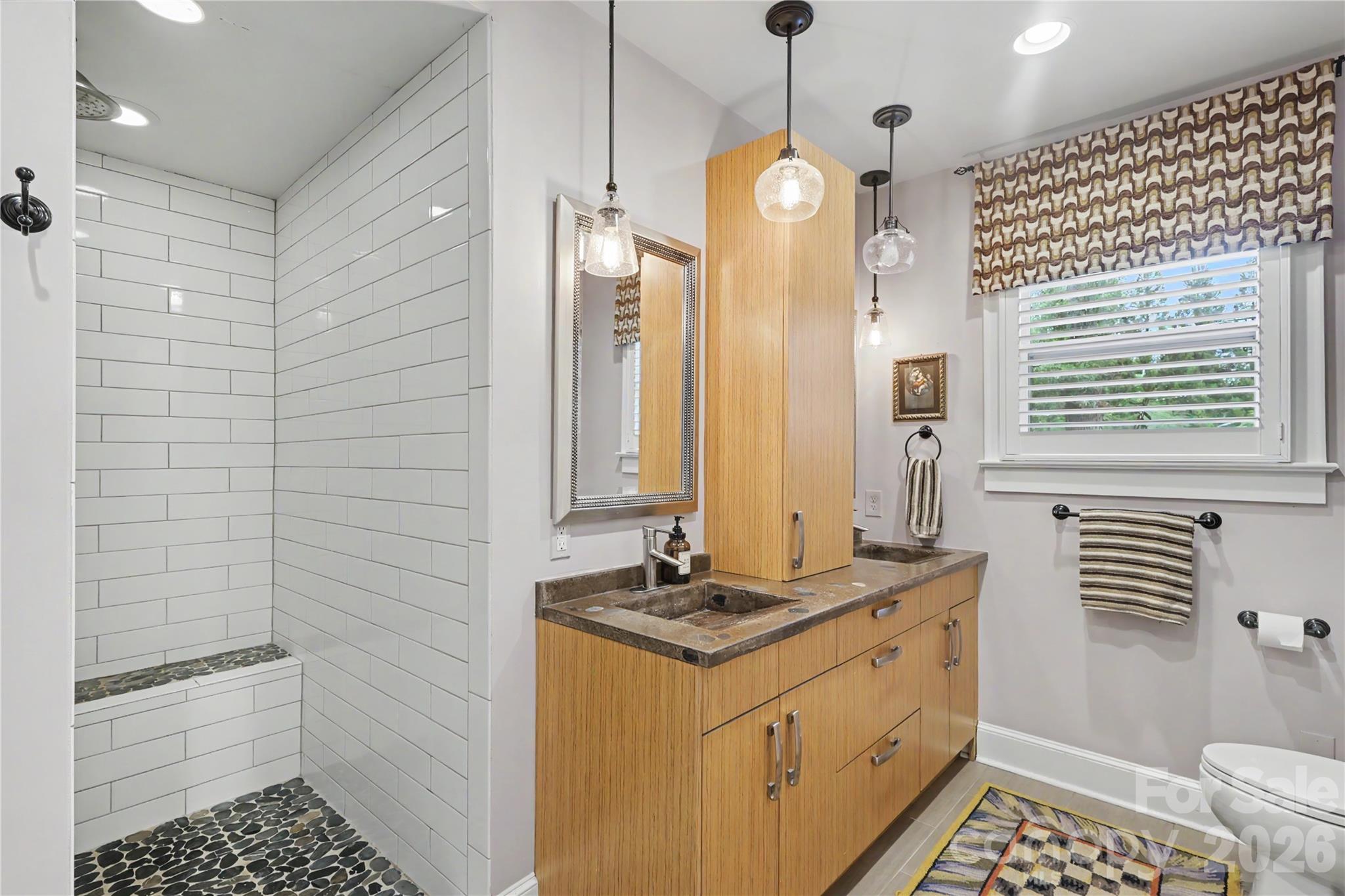 2527 Sharon Road — Charlotte