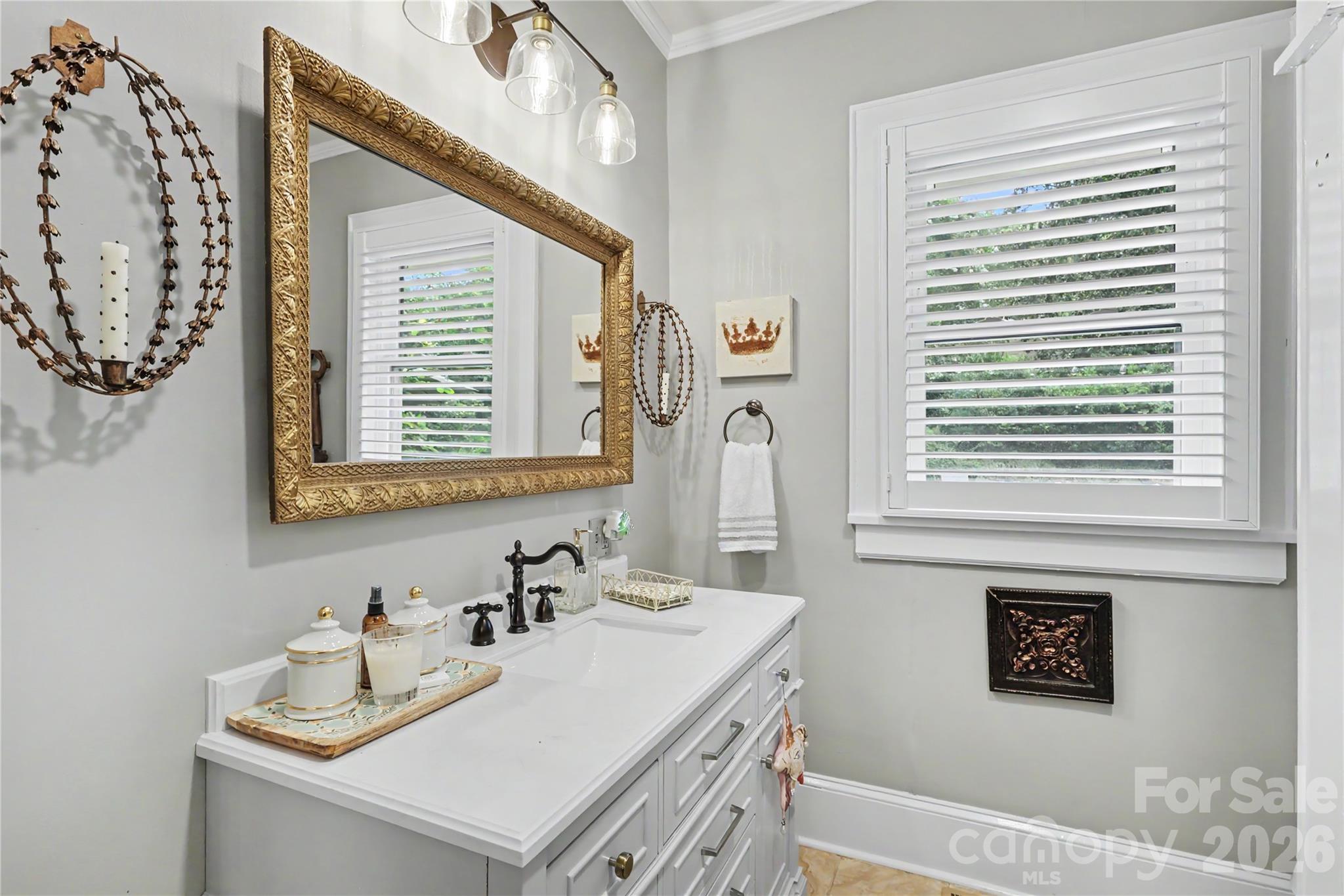 2527 Sharon Road — Charlotte