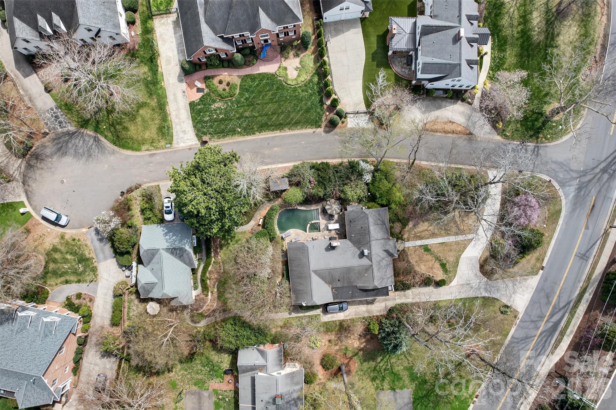 2527 Sharon Road — Charlotte
