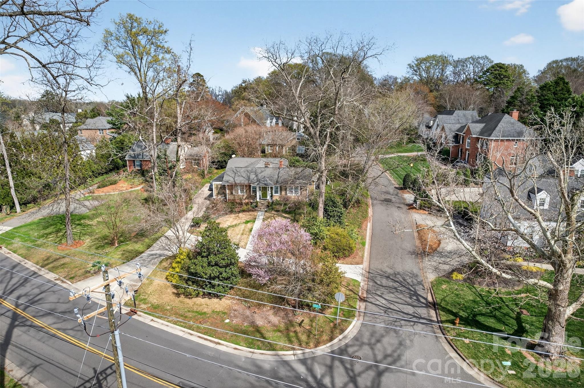2527 Sharon Road — Charlotte