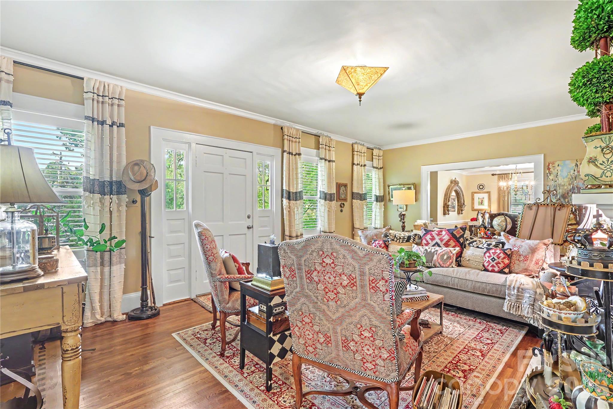 2527 Sharon Road — Charlotte
