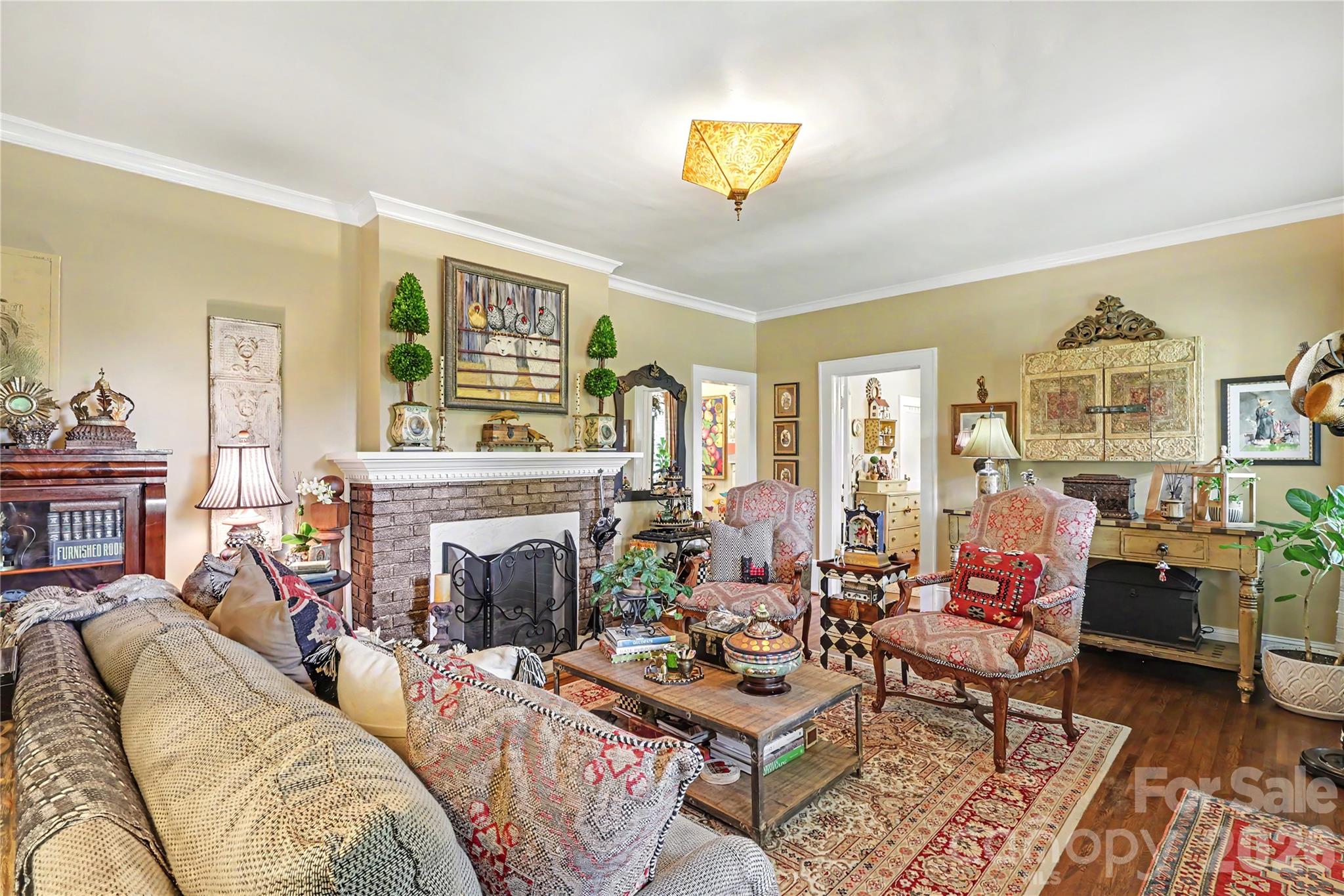2527 Sharon Road — Charlotte