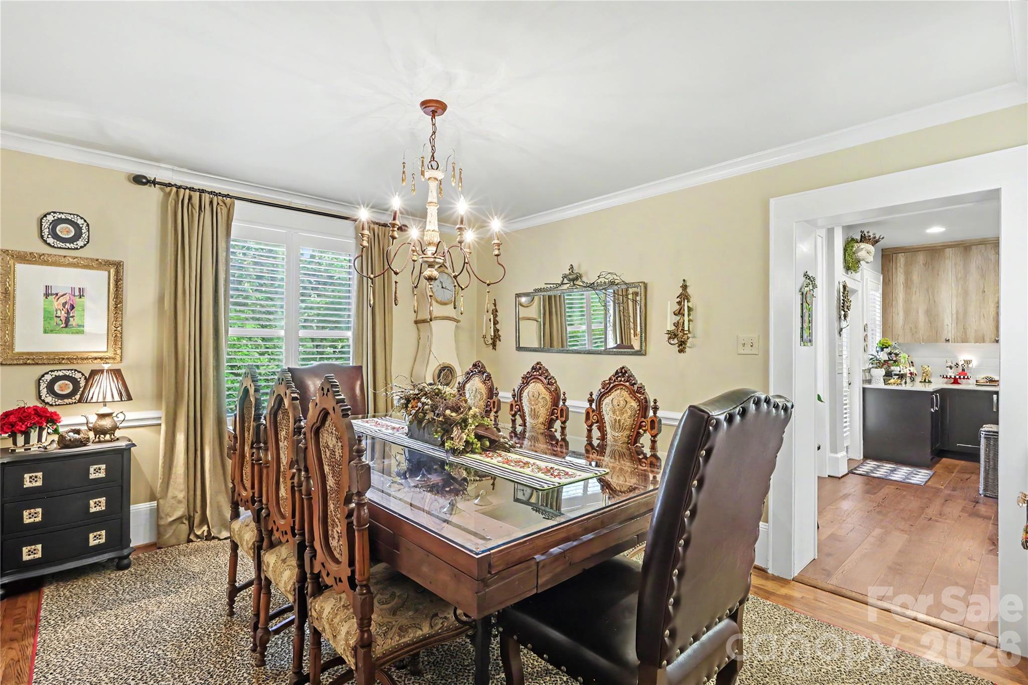 2527 Sharon Road — Charlotte