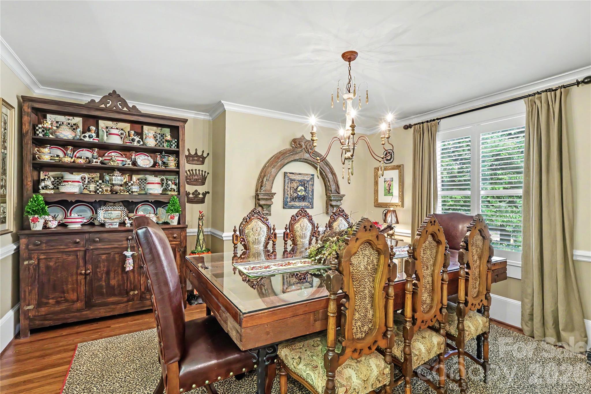 2527 Sharon Road — Charlotte