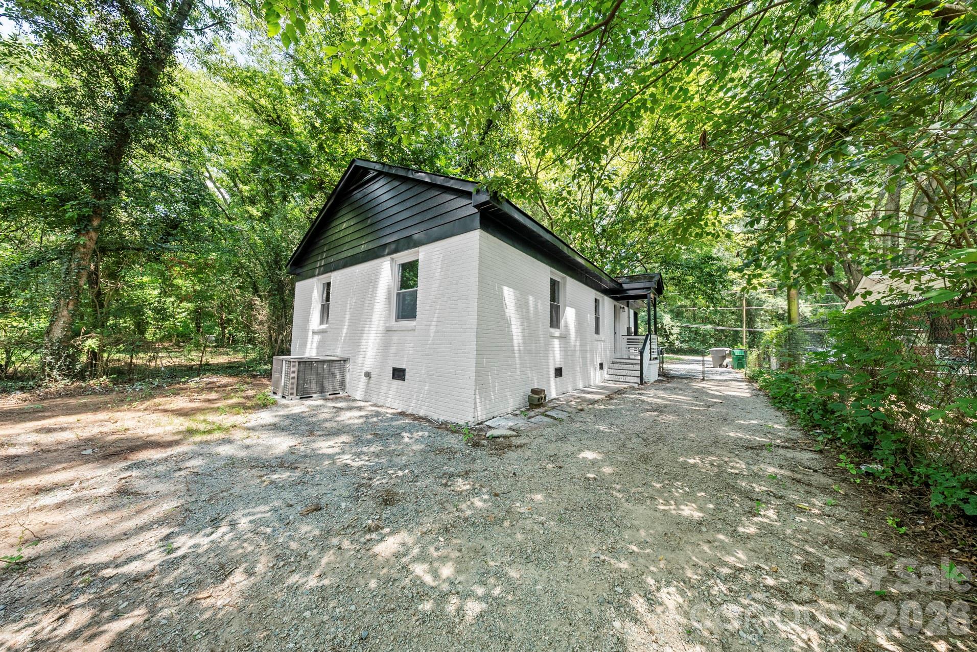 2500 Markham Court — Charlotte
