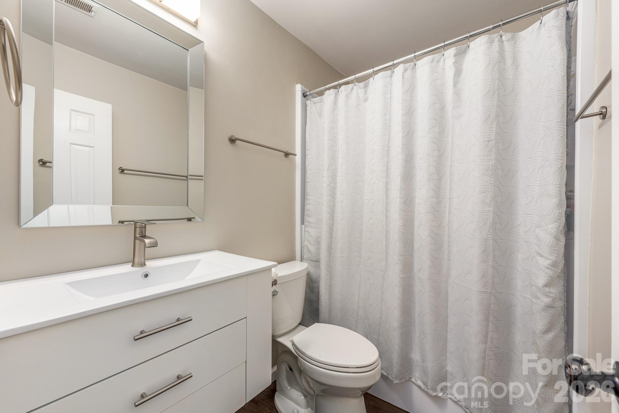 8308 Knights Bridge Road — Charlotte