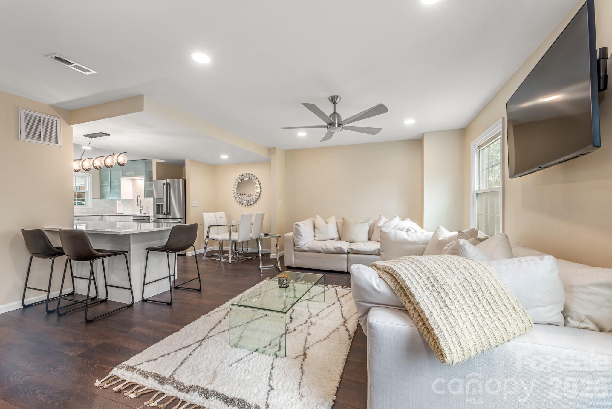 8308 Knights Bridge Road — Charlotte