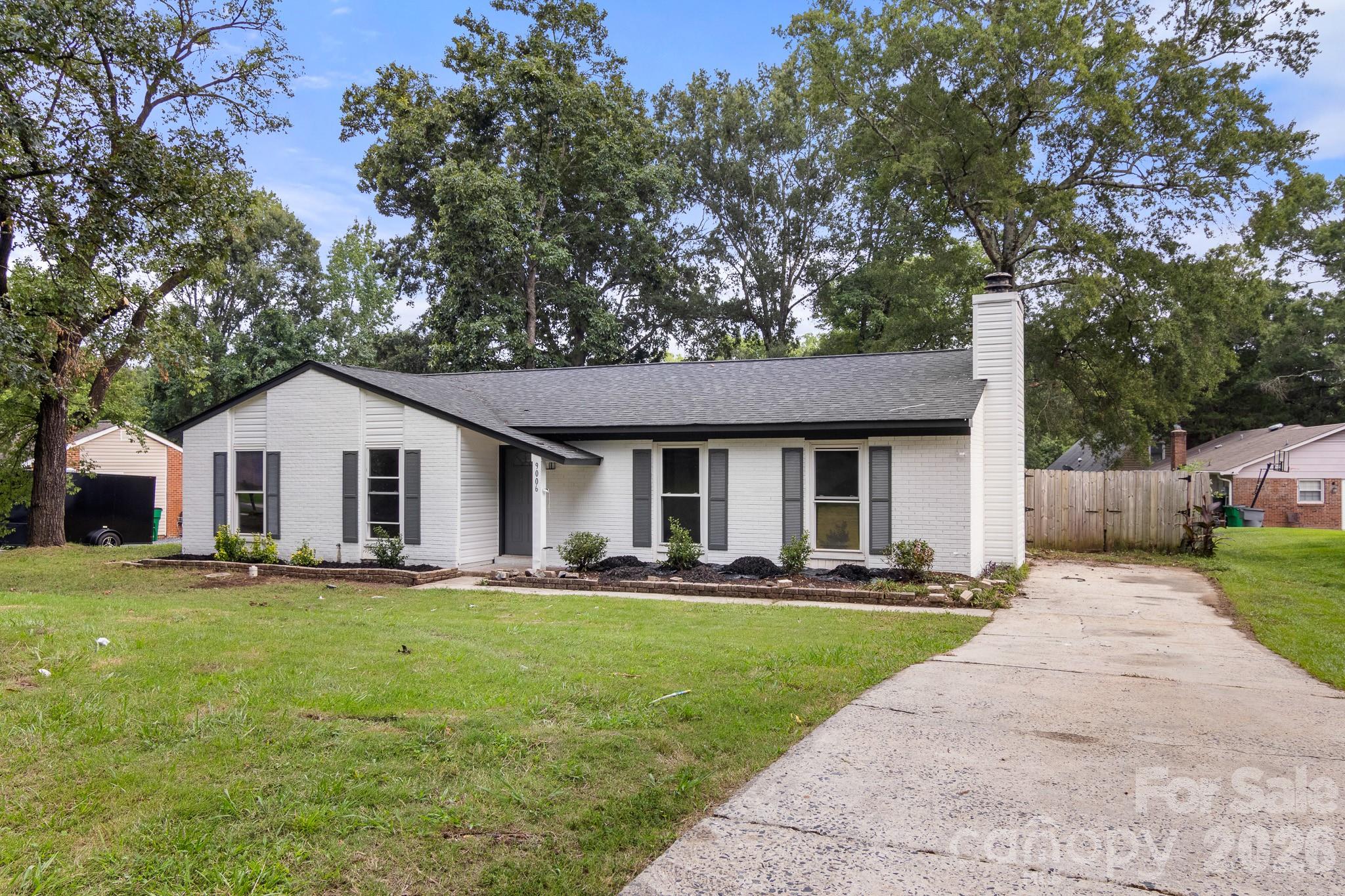 9006 Trailhead Court — Charlotte