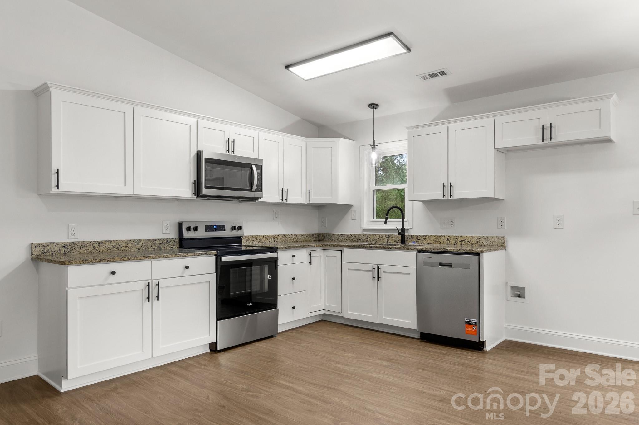 9006 Trailhead Court — Charlotte