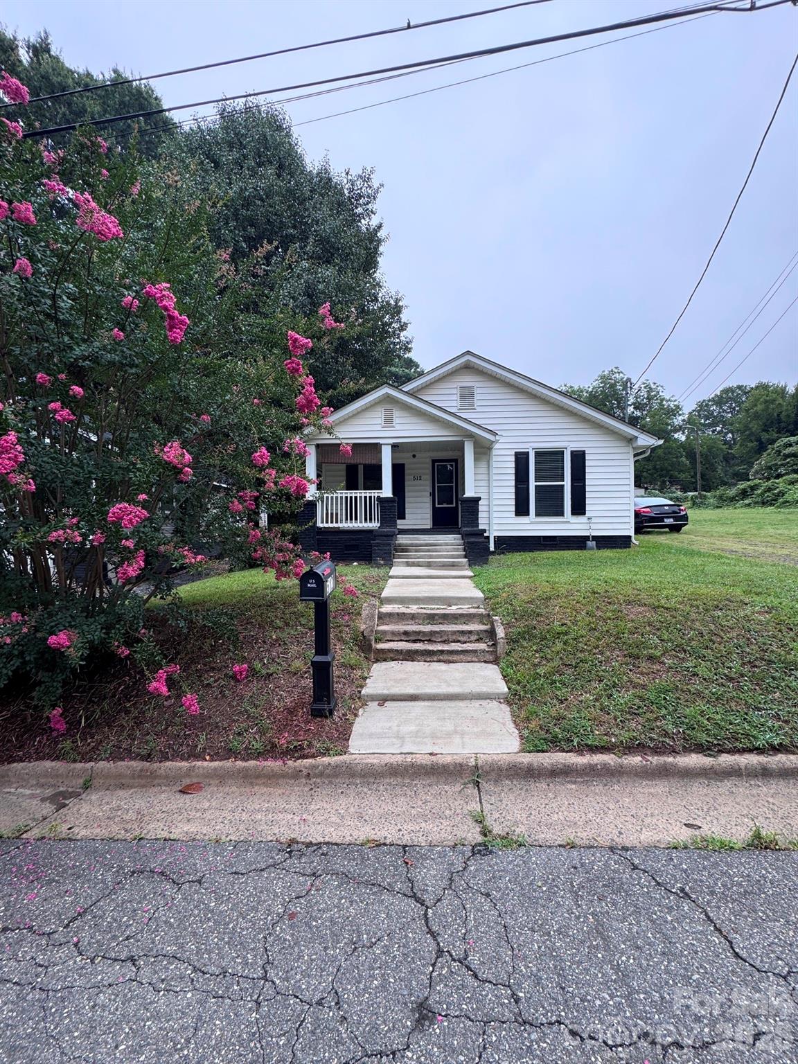 512 S Gray Street — Gastonia