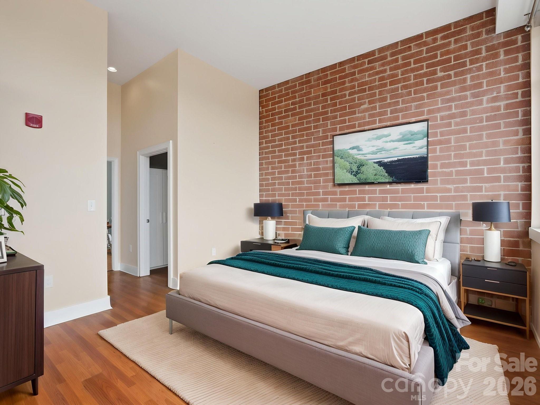 710 W Trade Street — Charlotte