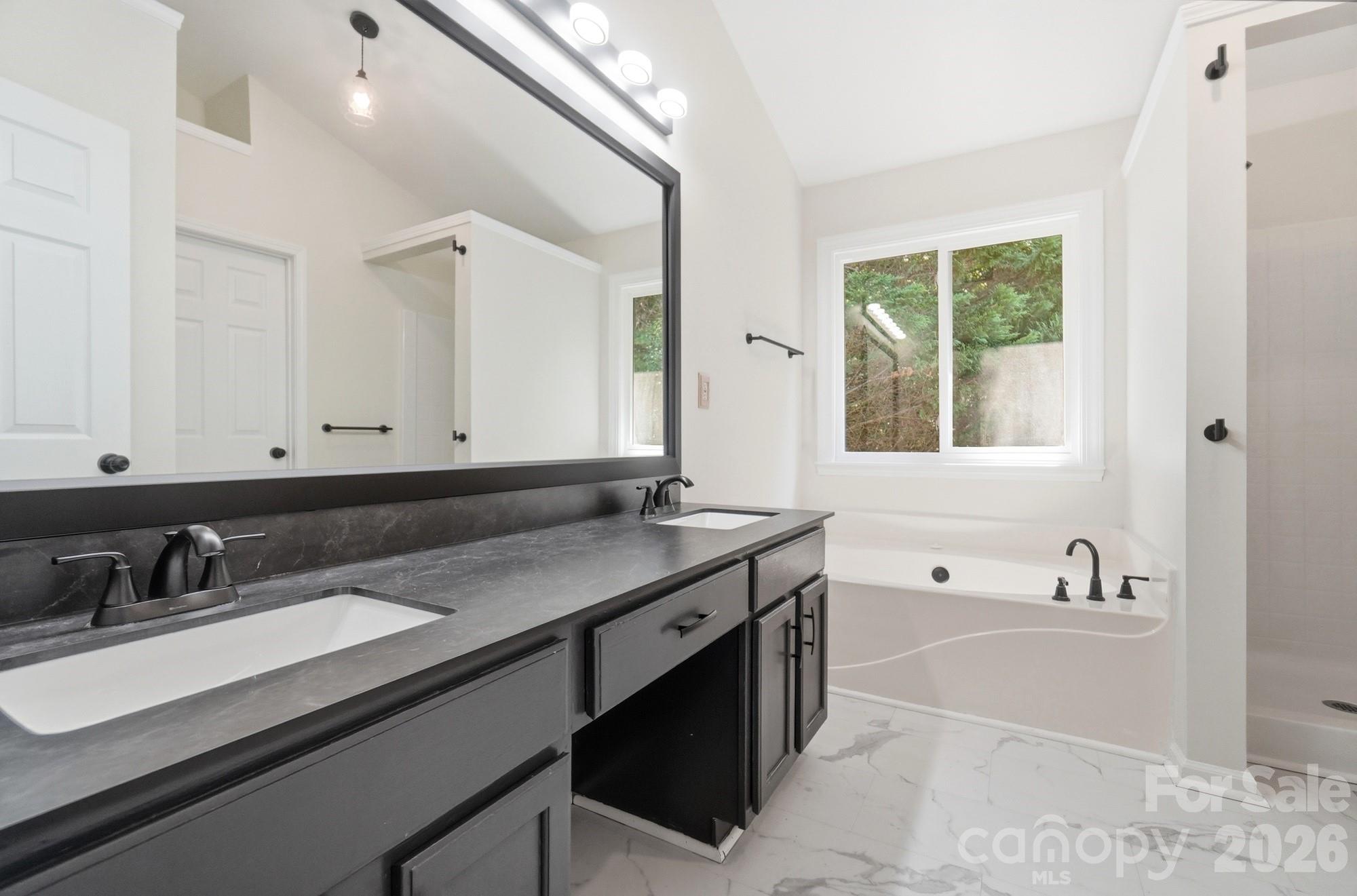 13901 Kings Carriage Lane — Charlotte