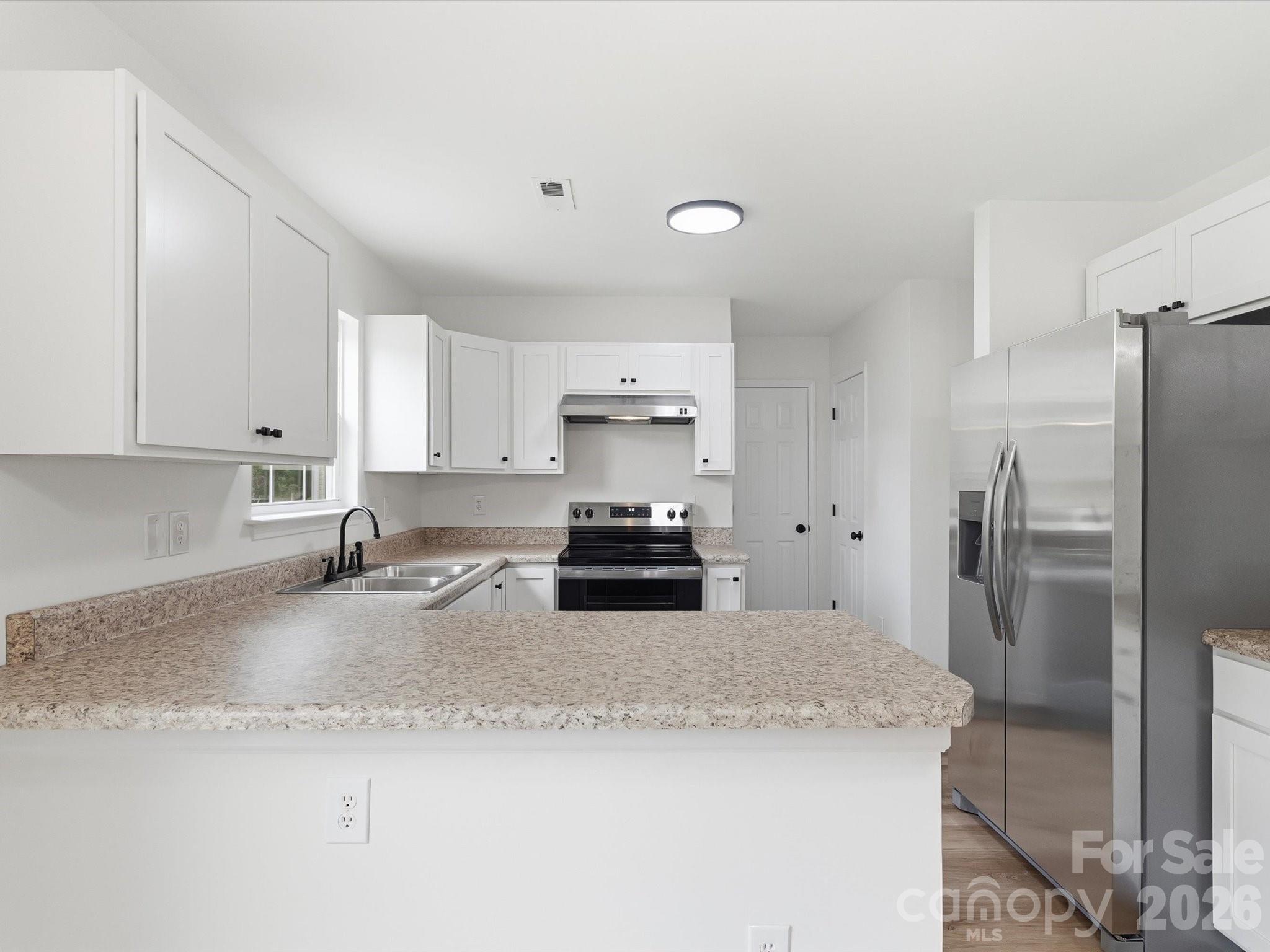 908 Lakehill Road — Charlotte