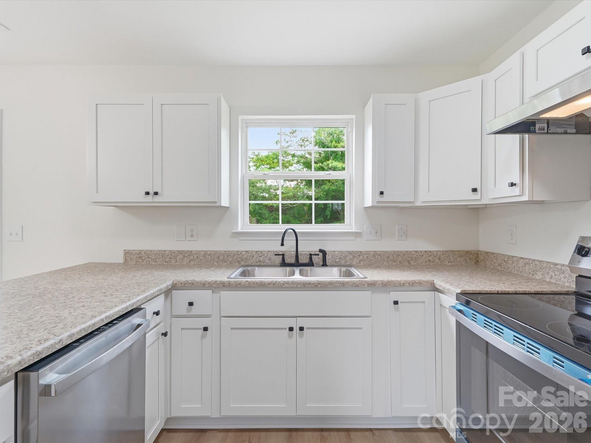 908 Lakehill Road — Charlotte