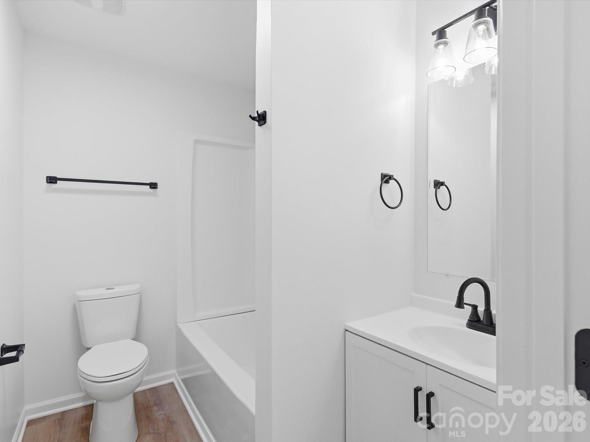 908 Lakehill Road — Charlotte