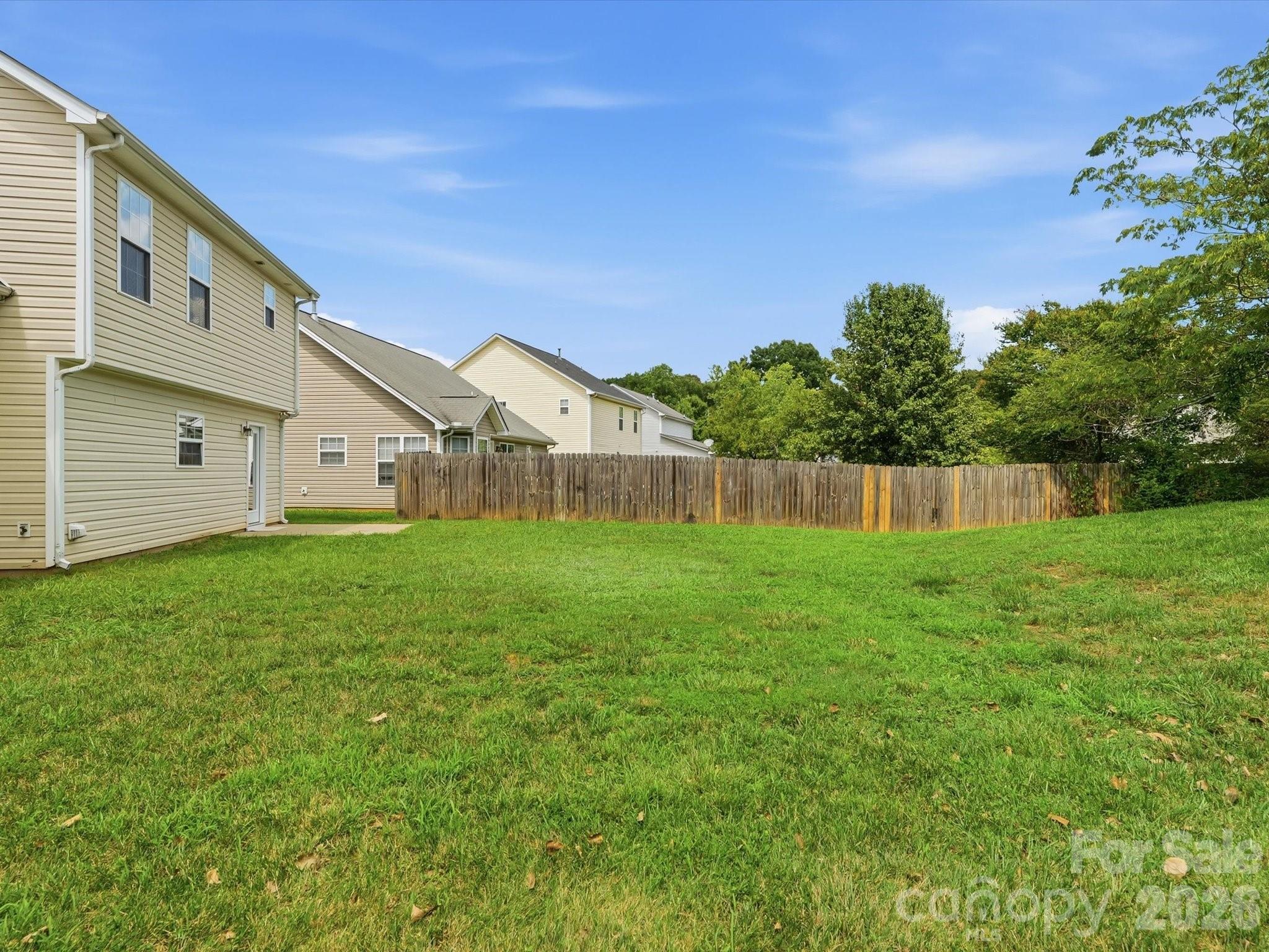 908 Lakehill Road — Charlotte