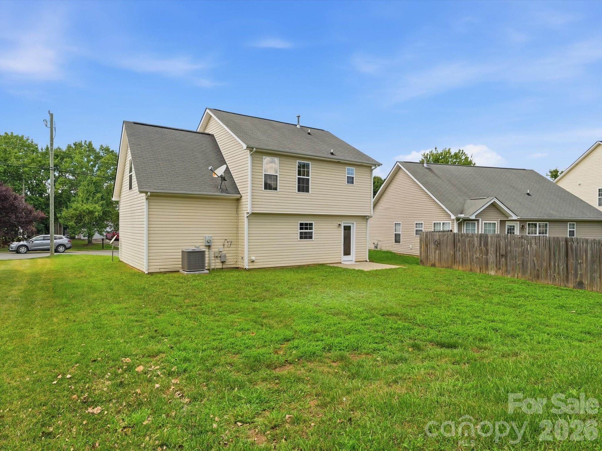 908 Lakehill Road — Charlotte