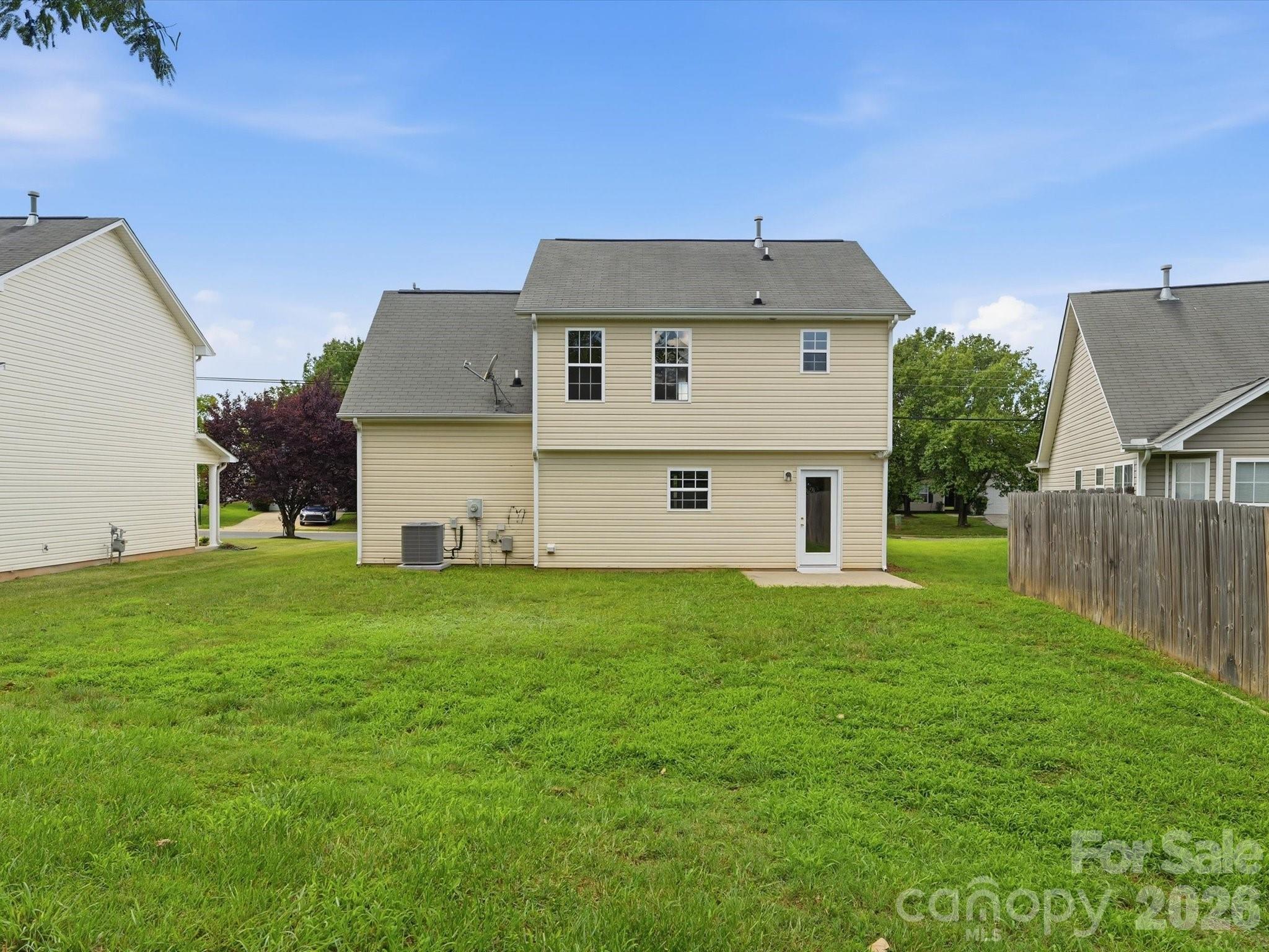 908 Lakehill Road — Charlotte