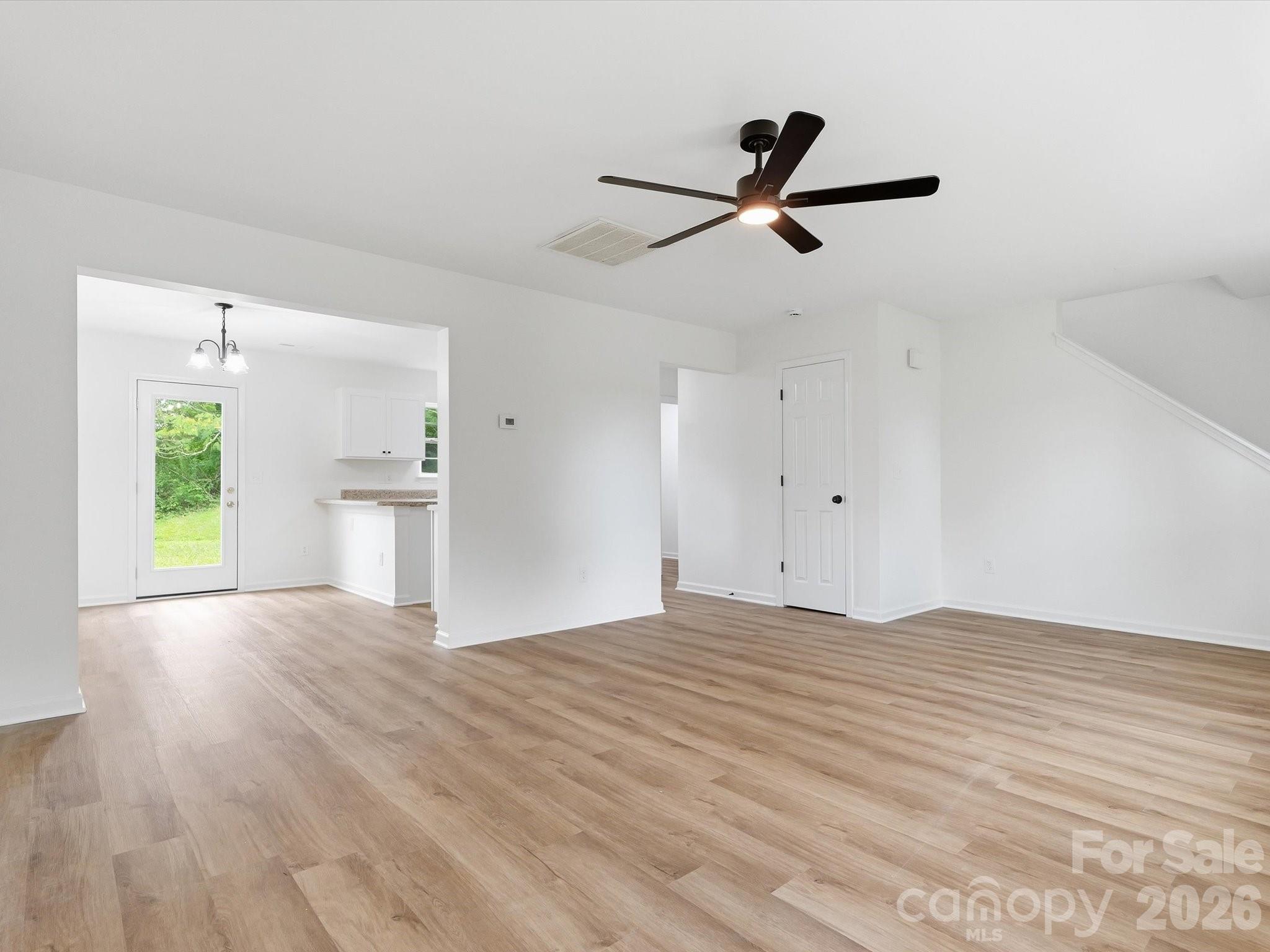 908 Lakehill Road — Charlotte