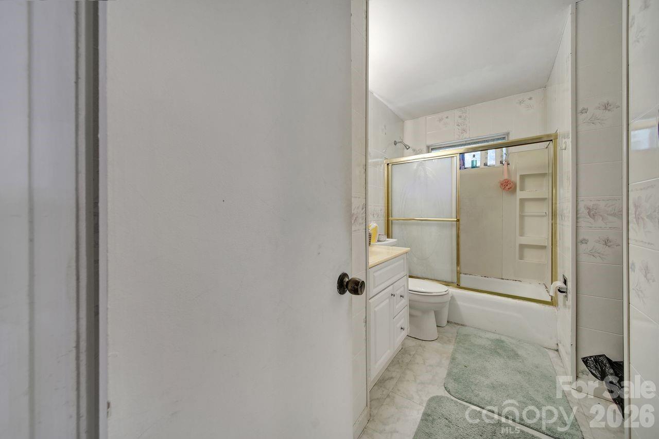 6010 Red Carriage Lane — Charlotte
