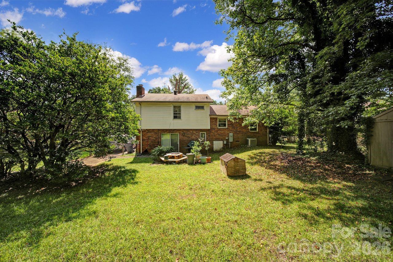 6010 Red Carriage Lane — Charlotte
