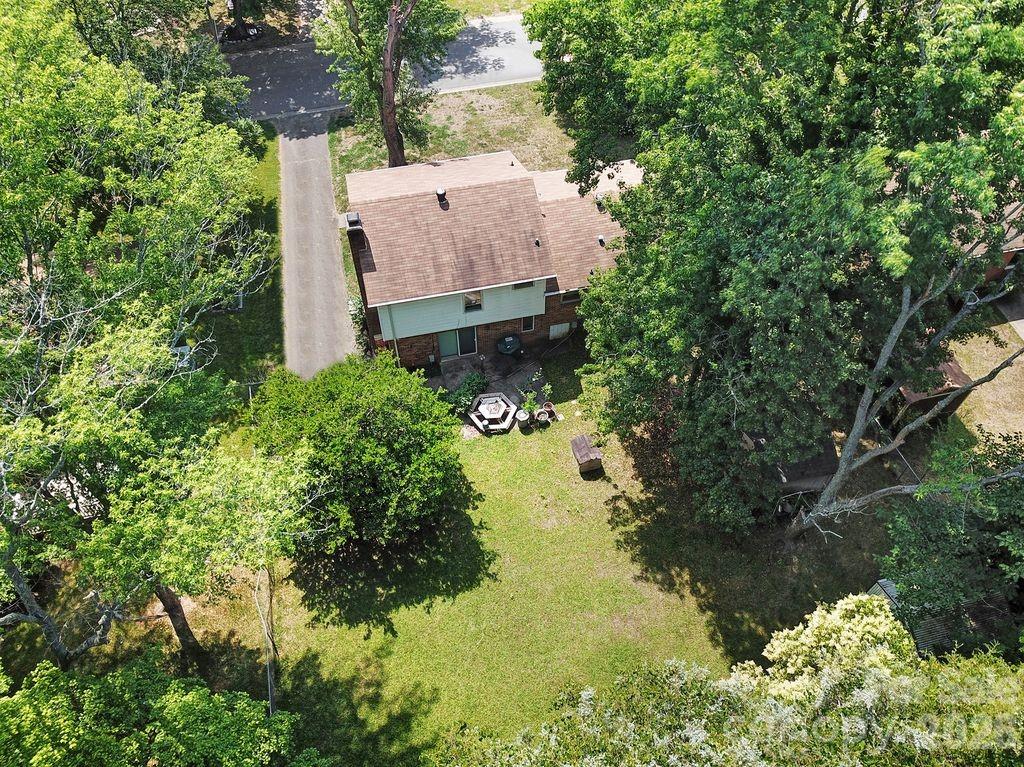 6010 Red Carriage Lane — Charlotte