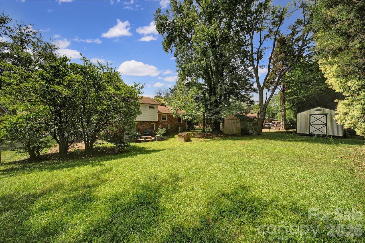 6010 Red Carriage Lane — Charlotte