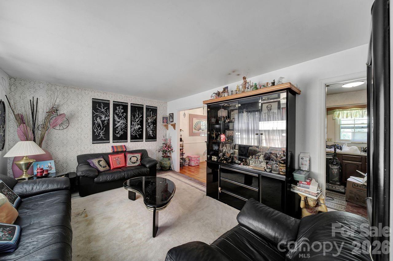 6010 Red Carriage Lane — Charlotte