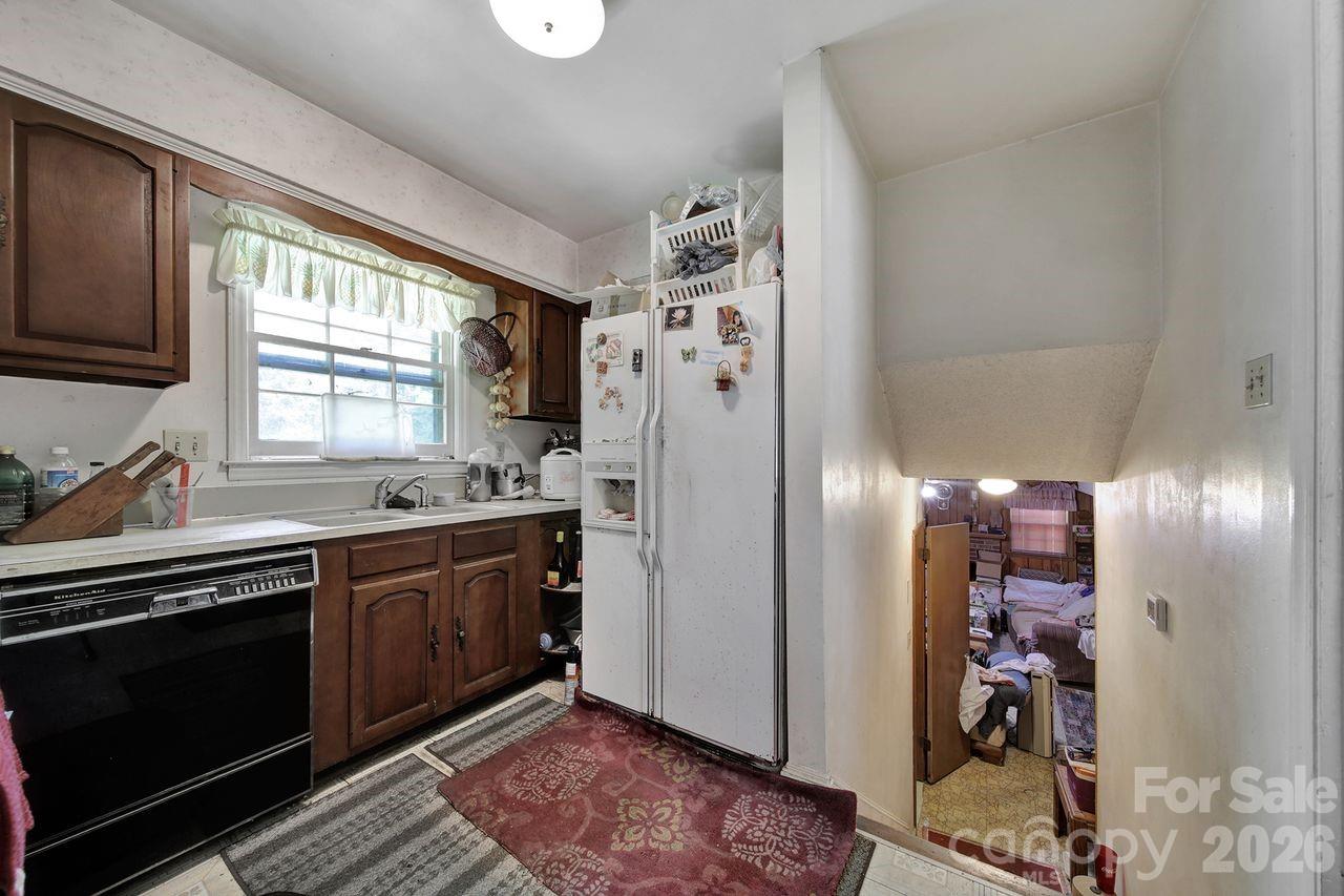 6010 Red Carriage Lane — Charlotte