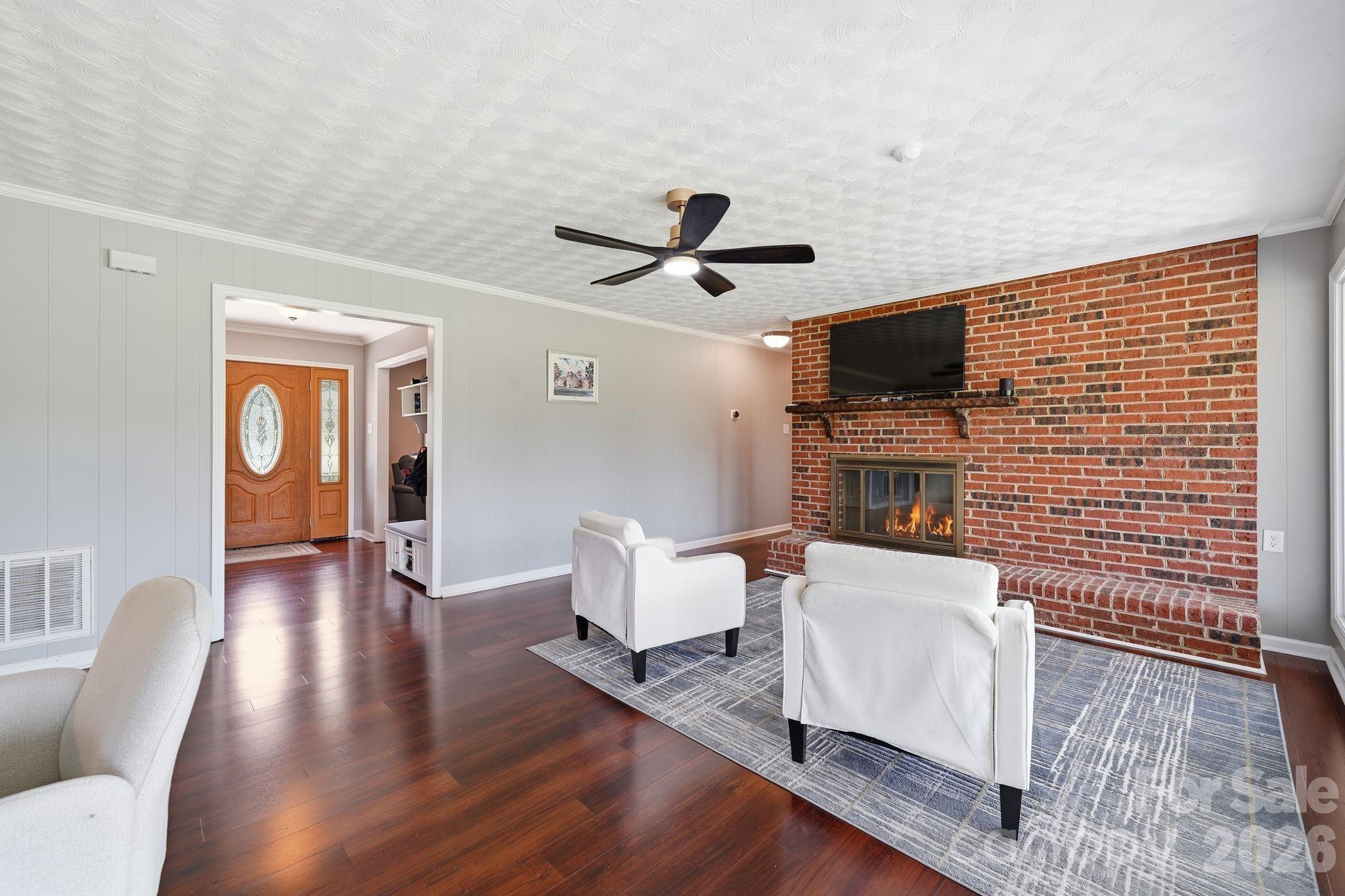 1335 Stoneyridge Drive — Charlotte
