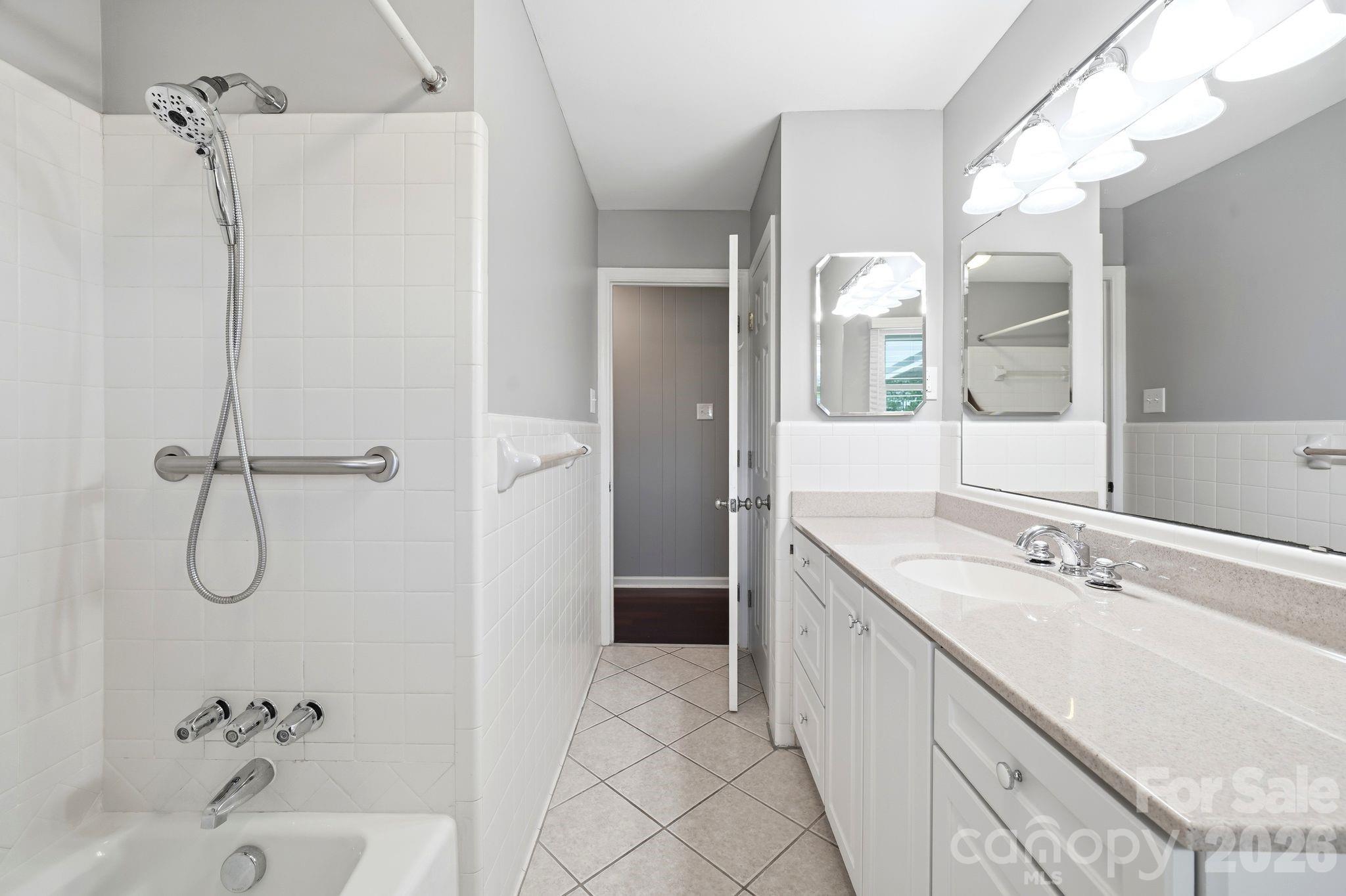 1335 Stoneyridge Drive — Charlotte