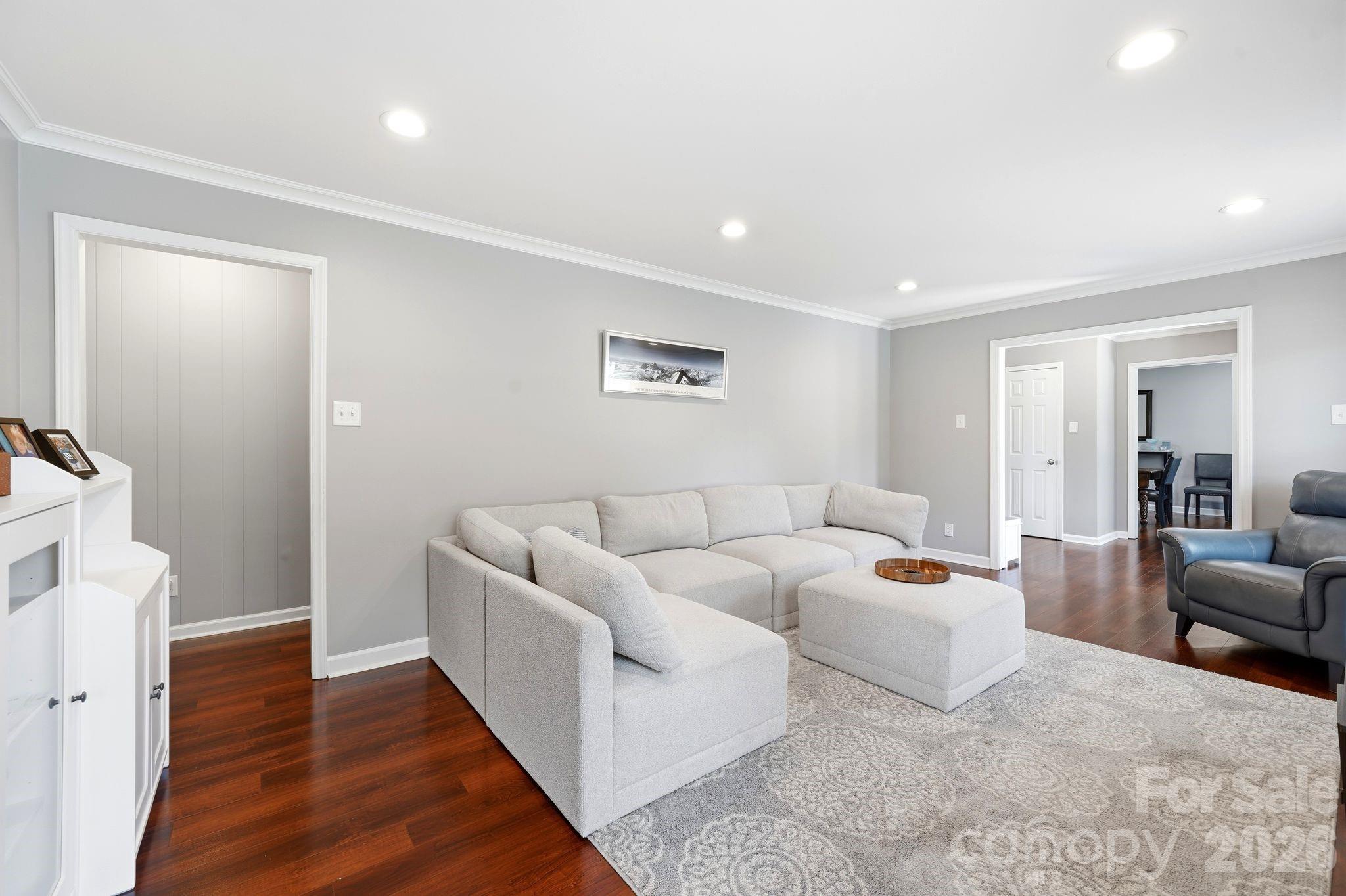 1335 Stoneyridge Drive — Charlotte