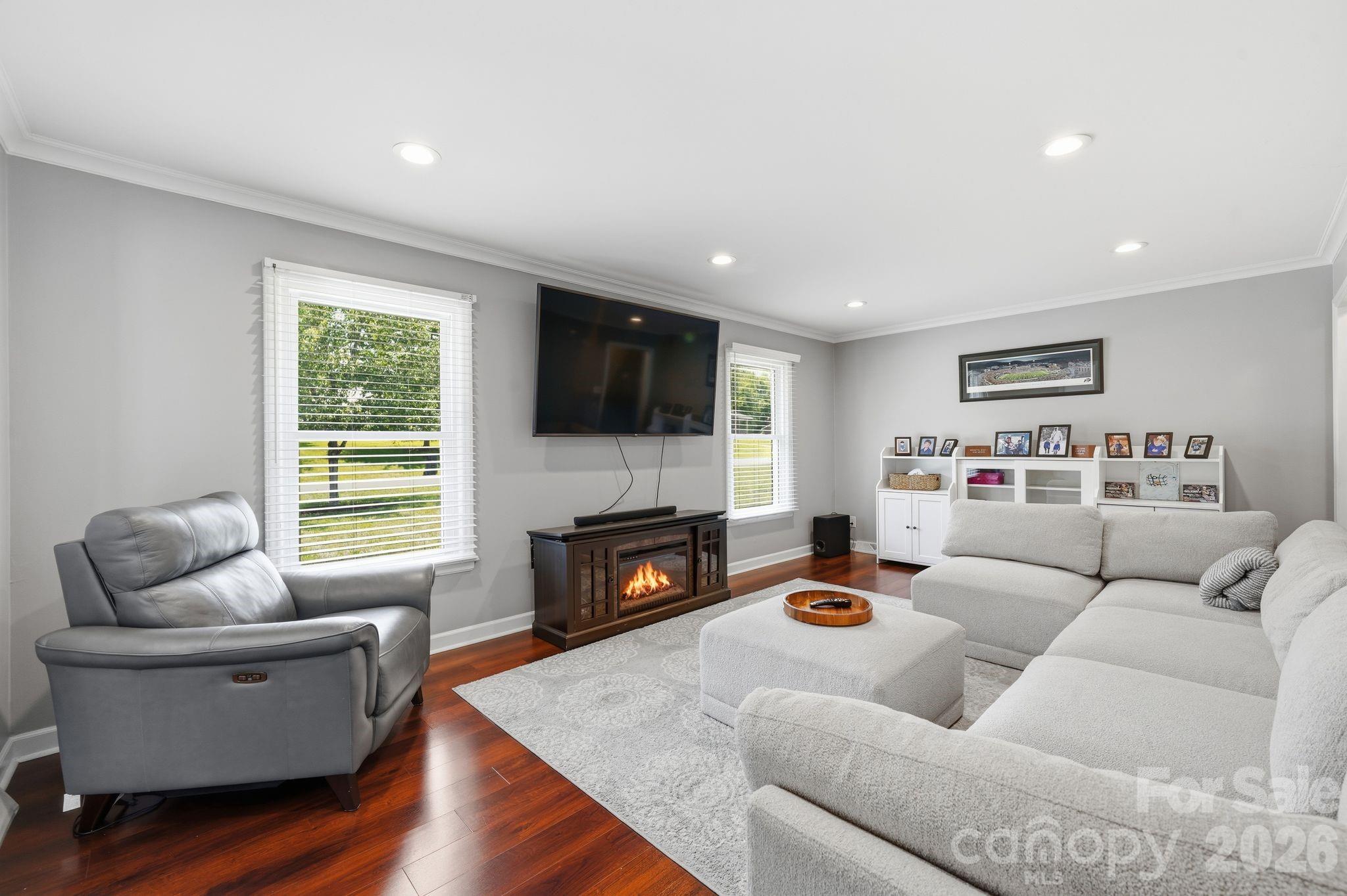 1335 Stoneyridge Drive — Charlotte