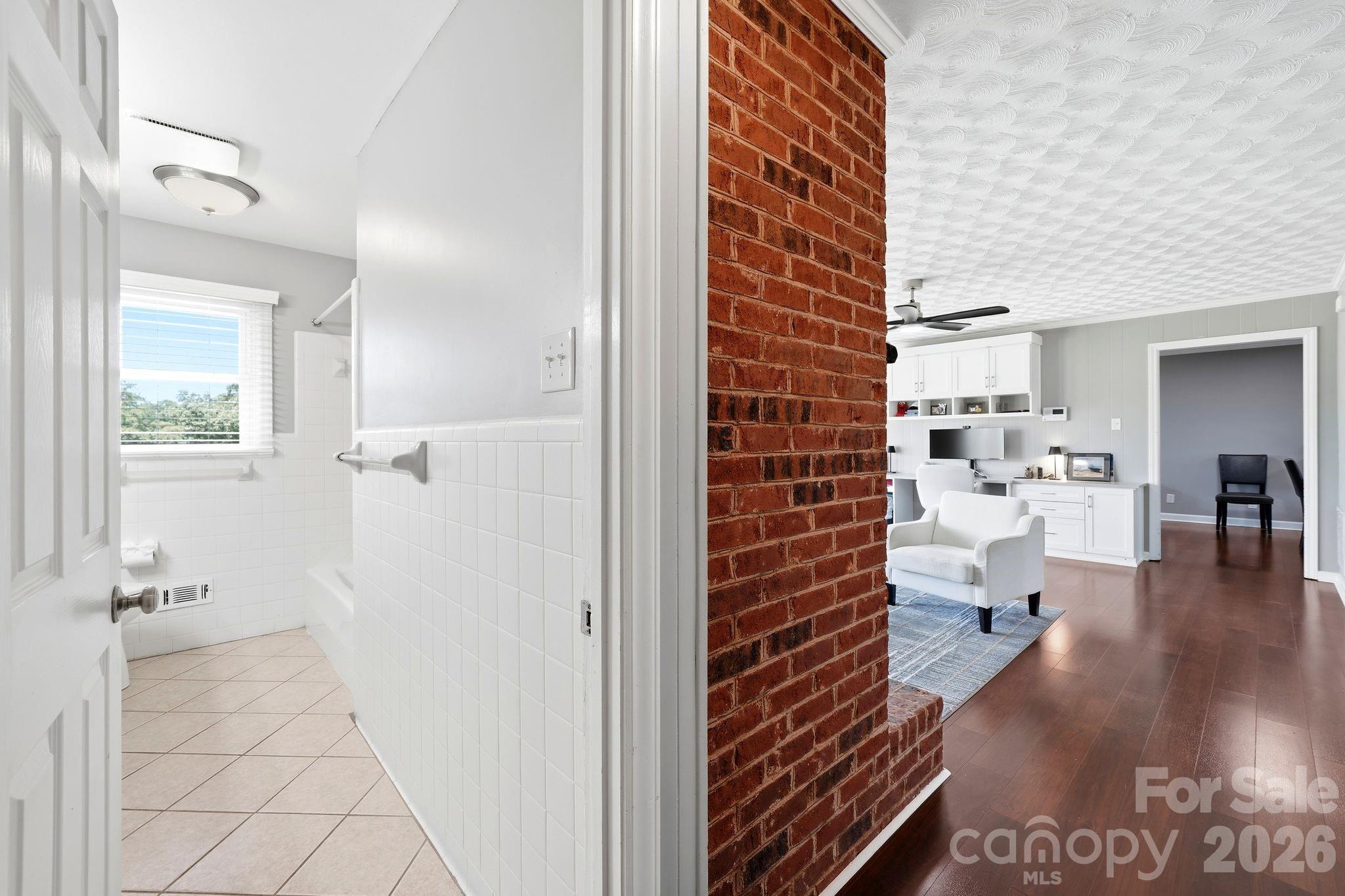 1335 Stoneyridge Drive — Charlotte