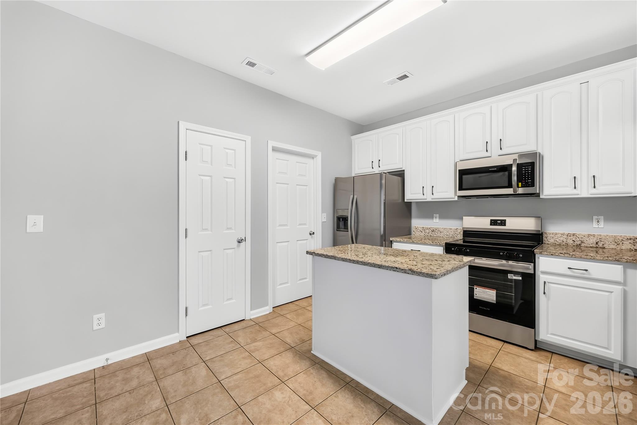 10011 Alexander Martin Avenue — Charlotte