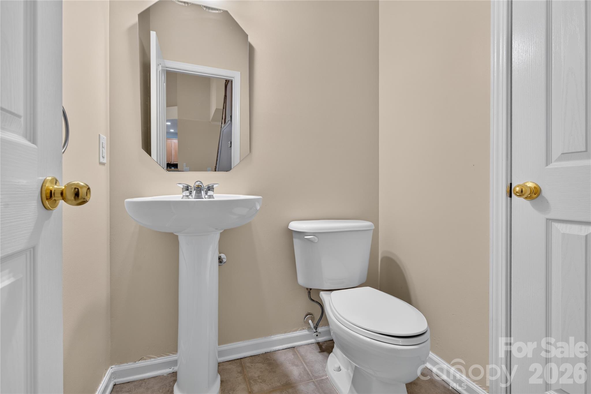 17222 Westmill Lane — Charlotte