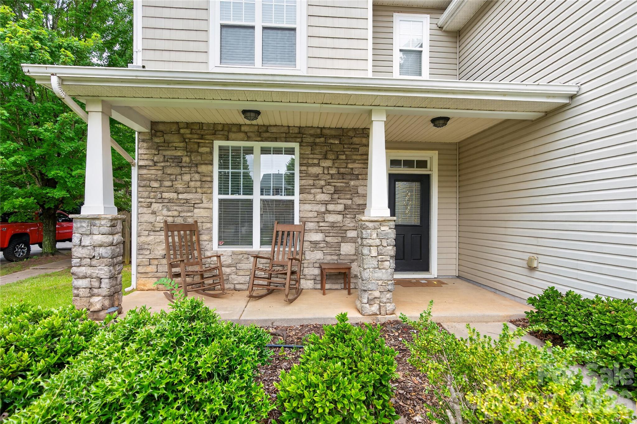17222 Westmill Lane — Charlotte