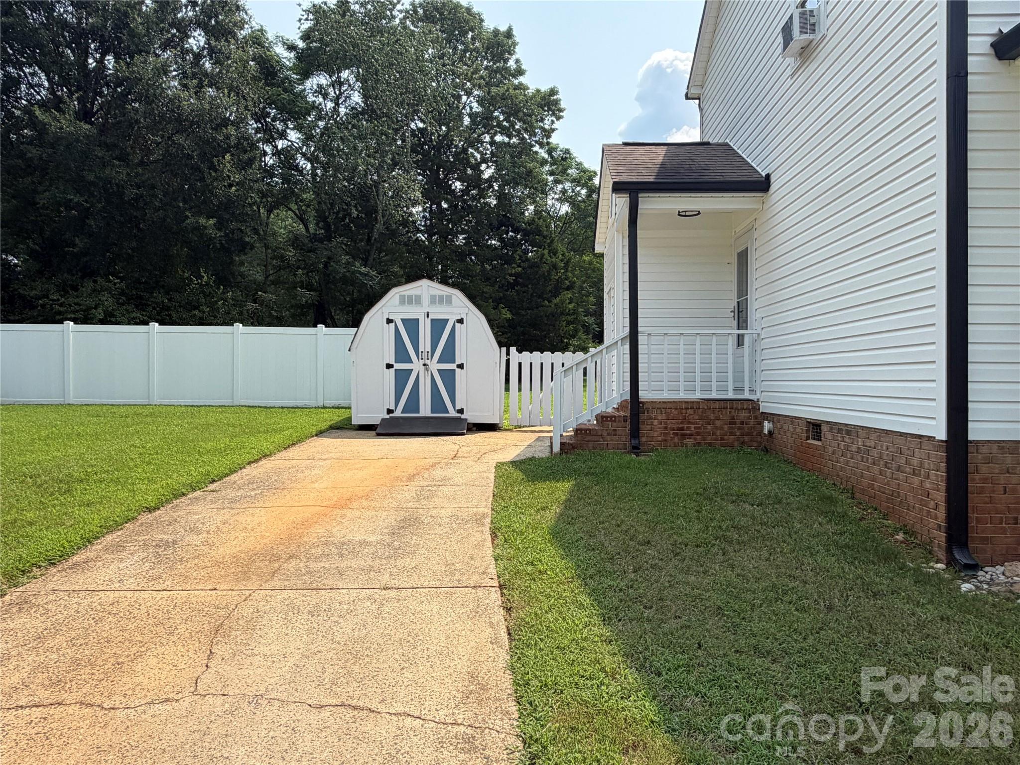 9850 Standing Wood Court — Charlotte