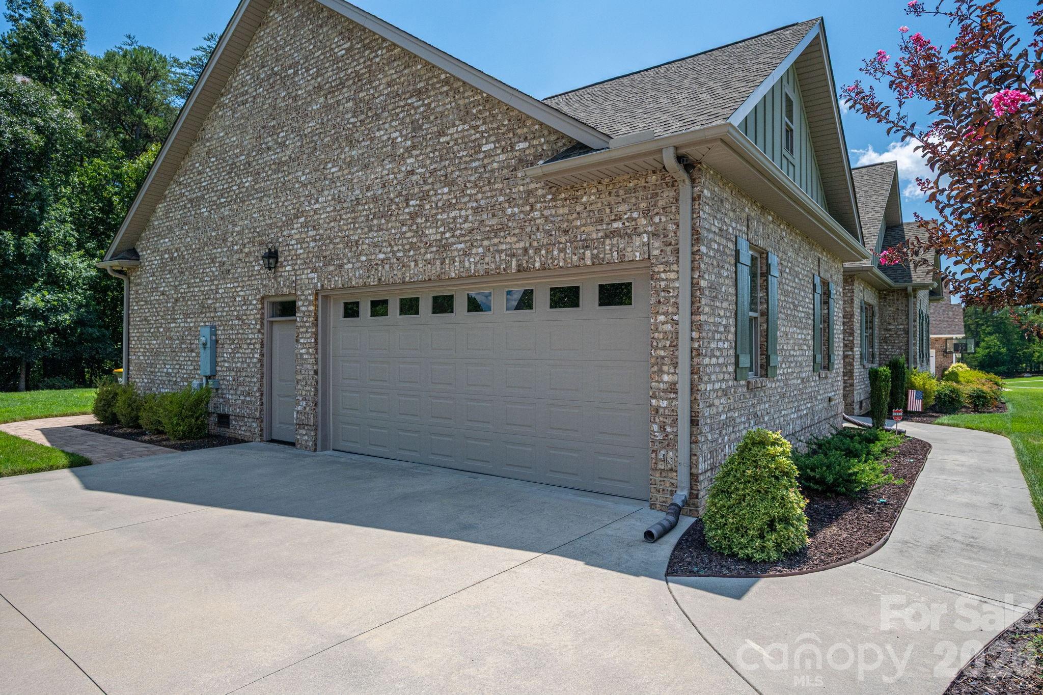 2474 Gateway Lane — Lincolnton