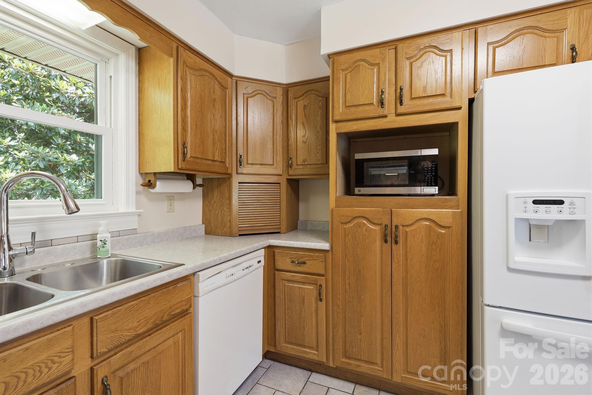 845 Sand Hill Road — Asheville