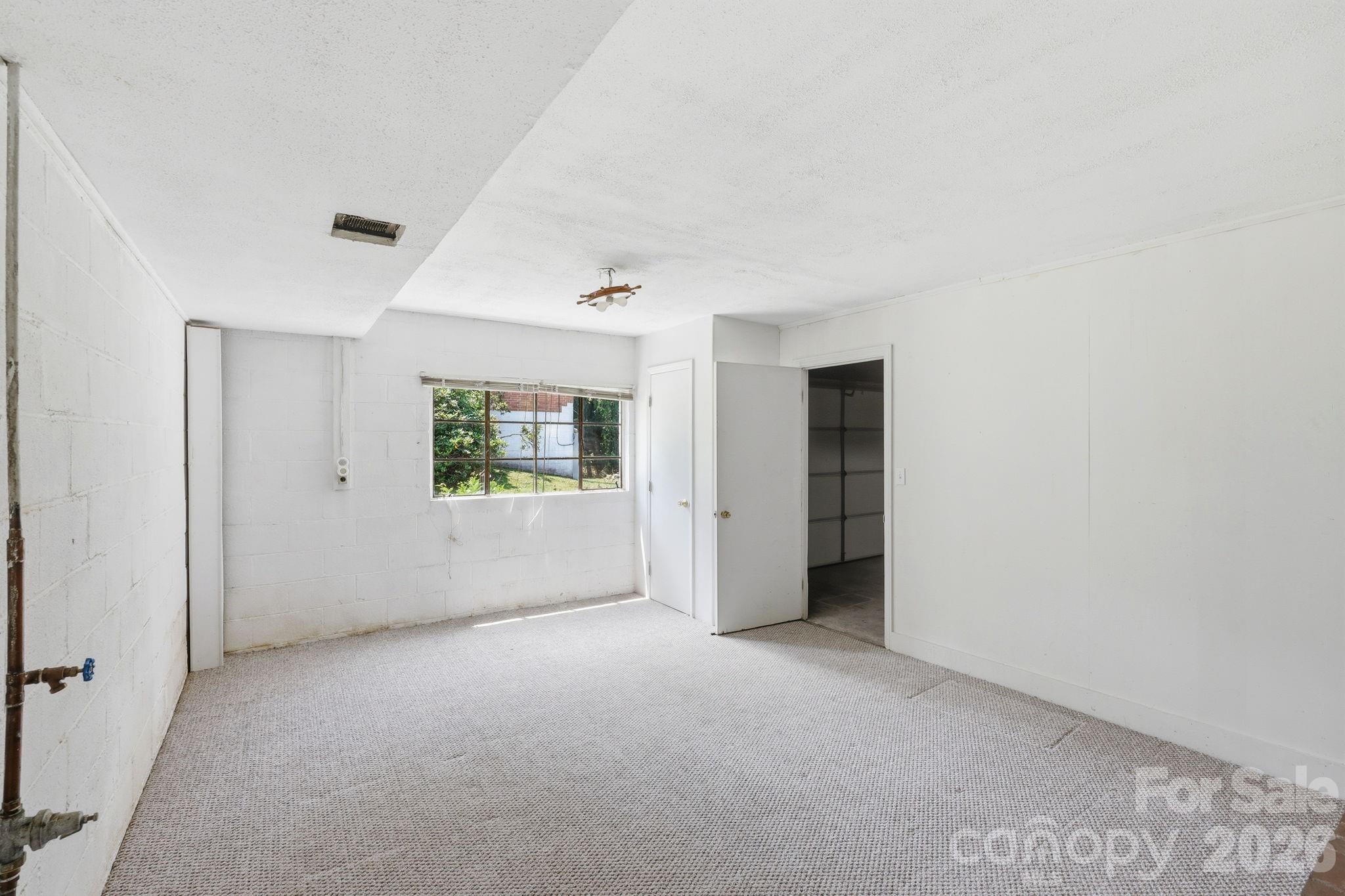 845 Sand Hill Road — Asheville